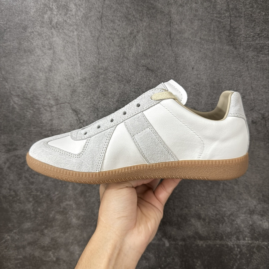 图片[2]-【莞产G纯原】Maison Margiela Calfskin Replica MM6 马吉拉复古低帮时尚德训鞋 高端零售专供批次 全套原楦原纸板原厂数据开发 全鞋荧光划线卡点 胶水把控整洁度追求极致完美 多重QC质检 超越公司货的品控标准 实实在在的免检产品 原盒原配防尘袋购物卡 全网唯一正确0-23数字排版 一比一间距字体 内里全头层小羊皮 原版防滑鞋底设计 灰色翻毛牛皮 白色细纹贝利头层皮 依照原版逐帧开发 原装淡粉纸板中底带编号钢印 尺码：36-46无半码-选品中心