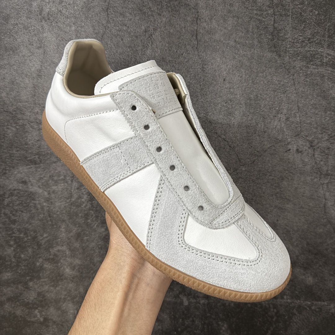 图片[3]-【莞产G纯原】Maison Margiela Calfskin Replica MM6 马吉拉复古低帮时尚德训鞋 高端零售专供批次 全套原楦原纸板原厂数据开发 全鞋荧光划线卡点 胶水把控整洁度追求极致完美 多重QC质检 超越公司货的品控标准 实实在在的免检产品 原盒原配防尘袋购物卡 全网唯一正确0-23数字排版 一比一间距字体 内里全头层小羊皮 原版防滑鞋底设计 灰色翻毛牛皮 白色细纹贝利头层皮 依照原版逐帧开发 原装淡粉纸板中底带编号钢印 尺码：36-46无半码-选品中心