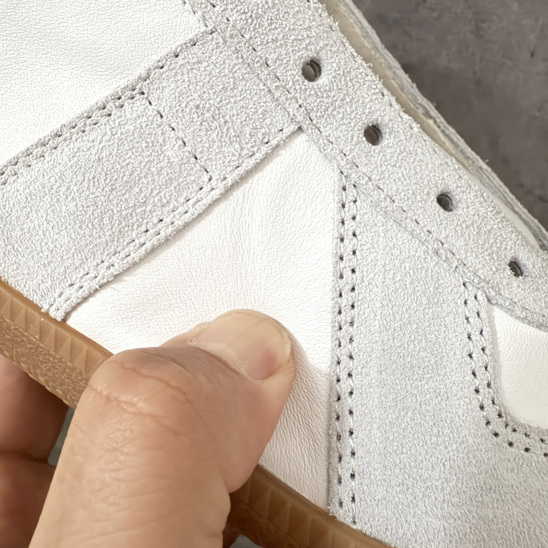 图片[5]-【莞产G纯原】Maison Margiela Calfskin Replica MM6 马吉拉复古低帮时尚德训鞋 高端零售专供批次 全套原楦原纸板原厂数据开发 全鞋荧光划线卡点 胶水把控整洁度追求极致完美 多重QC质检 超越公司货的品控标准 实实在在的免检产品 原盒原配防尘袋购物卡 全网唯一正确0-23数字排版 一比一间距字体 内里全头层小羊皮 原版防滑鞋底设计 灰色翻毛牛皮 白色细纹贝利头层皮 依照原版逐帧开发 原装淡粉纸板中底带编号钢印 尺码：36-46无半码-选品中心