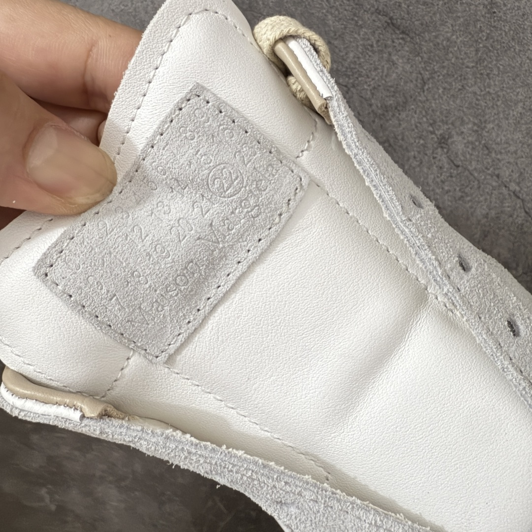 图片[7]-【莞产G纯原】Maison Margiela Calfskin Replica MM6 马吉拉复古低帮时尚德训鞋 高端零售专供批次 全套原楦原纸板原厂数据开发 全鞋荧光划线卡点 胶水把控整洁度追求极致完美 多重QC质检 超越公司货的品控标准 实实在在的免检产品 原盒原配防尘袋购物卡 全网唯一正确0-23数字排版 一比一间距字体 内里全头层小羊皮 原版防滑鞋底设计 灰色翻毛牛皮 白色细纹贝利头层皮 依照原版逐帧开发 原装淡粉纸板中底带编号钢印 尺码：36-46无半码-选品中心