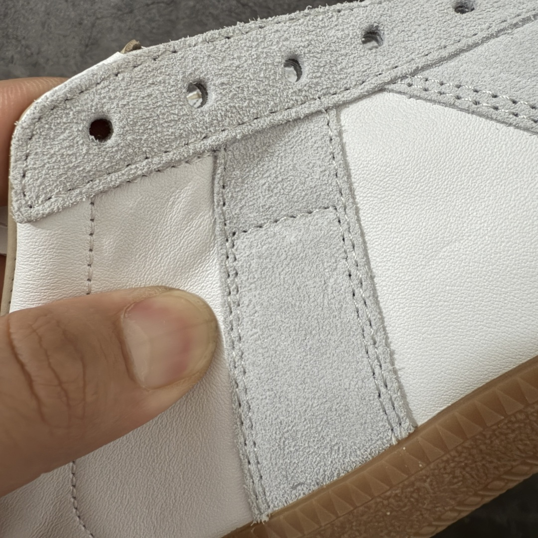 图片[4]-【莞产G纯原】Maison Margiela Calfskin Replica MM6 马吉拉复古低帮时尚德训鞋 高端零售专供批次 全套原楦原纸板原厂数据开发 全鞋荧光划线卡点 胶水把控整洁度追求极致完美 多重QC质检 超越公司货的品控标准 实实在在的免检产品 原盒原配防尘袋购物卡 全网唯一正确0-23数字排版 一比一间距字体 内里全头层小羊皮 原版防滑鞋底设计 灰色翻毛牛皮 白色细纹贝利头层皮 依照原版逐帧开发 原装淡粉纸板中底带编号钢印 尺码：36-46无半码-选品中心
