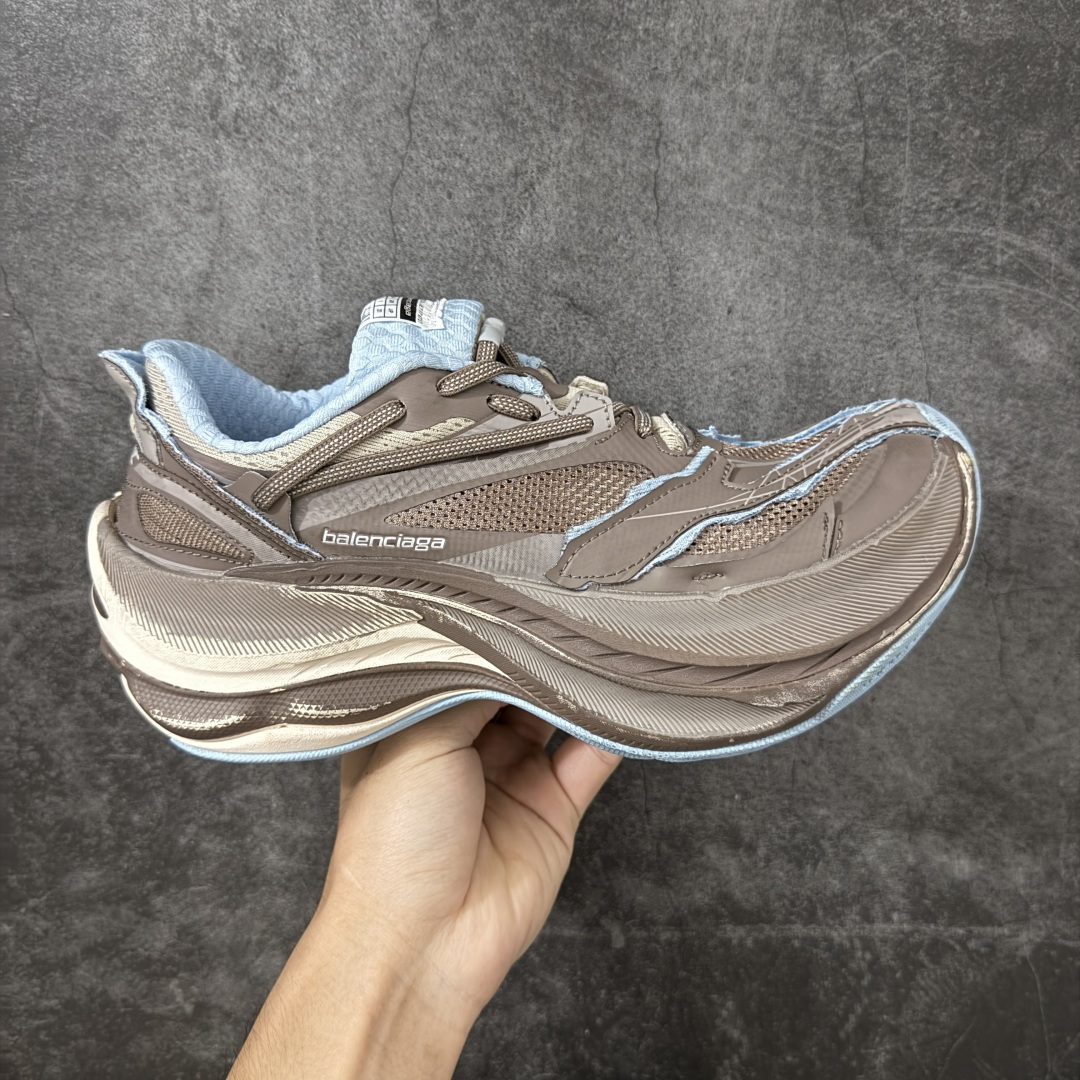 【i8纯原】Balenciaga巴黎世家26代 Jet 压纹印花 圆头厚底4.25cm 低帮 老爹鞋 男女款 市场老牌巴黎世家大厂出品 品质价格无需多言 原鞋原材料打造 一比一细节还原 此款相对之前款式轻质很多 超厚鞋底增高4-5cm 高街风格 尺码:35-46-选品中心