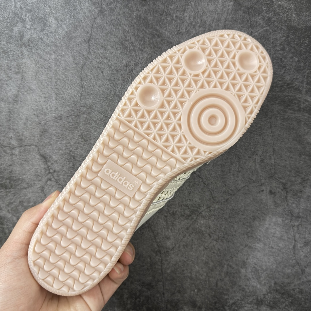 图片[9]-【Top纯原】桑巴德训拖鞋一脚蹬 adidas originals Samba OG MULE 包头拖鞋 KH7719 浅米色 口碑大厂出品 品控大底版型不断改良更新 全套原纸板楦头开发 确保原汁原味 完美呈现桑巴版型 一比一鞋头弧度高度鞋身弧度 原厂头层皮料 细节品控鞋型随意对比 正确烫金高频细节 独家私模橡胶大底 原盒原配 尺码：36 36.5 37.5 38 38.5 39 40 40.5 41 42 42.5 43 44 44.5 45-选品中心
