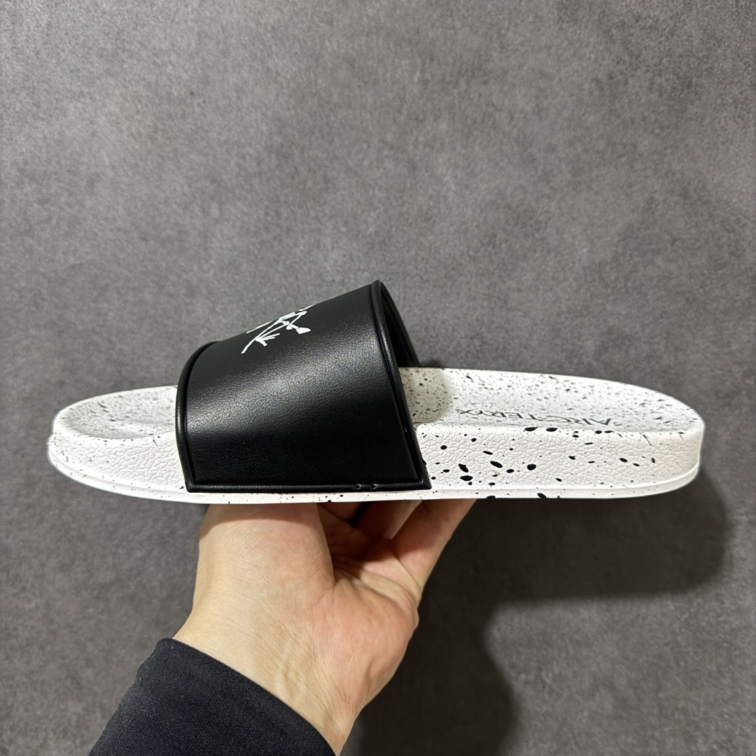 图片[2]-【公司级】Arcteryx Slipper PRO M 始祖鸟一字拖鞋 泼墨街头潮牌沙滩拖鞋 中底设计提供更佳支撑和舒适感受 一片式鞋面搭配加厚衬里 贴合脚面 给予舒适脚感 进口天然橡胶大底 超舒适顶级脚感 纳米纹防滑内底 防滑吸盘鞋底 踩浓浓屎感 秒杀市面一切版本 货号： 0772183363 尺码：36 37 38 39 40 41 42 43 44 45 编码： FJA170180-选品中心