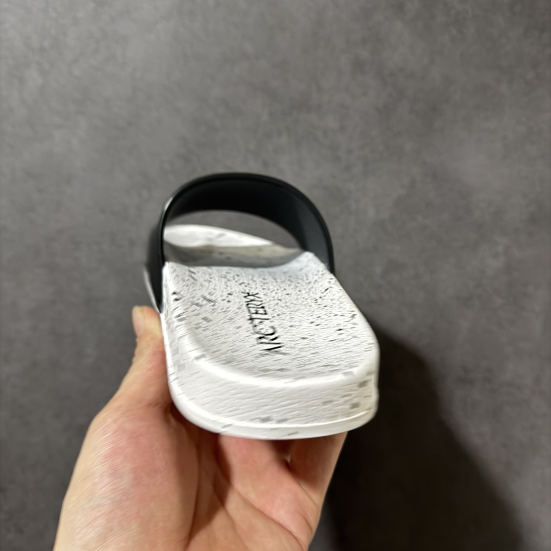 图片[4]-【公司级】Arcteryx Slipper PRO M 始祖鸟一字拖鞋 泼墨街头潮牌沙滩拖鞋 中底设计提供更佳支撑和舒适感受 一片式鞋面搭配加厚衬里 贴合脚面 给予舒适脚感 进口天然橡胶大底 超舒适顶级脚感 纳米纹防滑内底 防滑吸盘鞋底 踩浓浓屎感 秒杀市面一切版本 货号： 0772183363 尺码：36 37 38 39 40 41 42 43 44 45 编码： FJA170180-选品中心