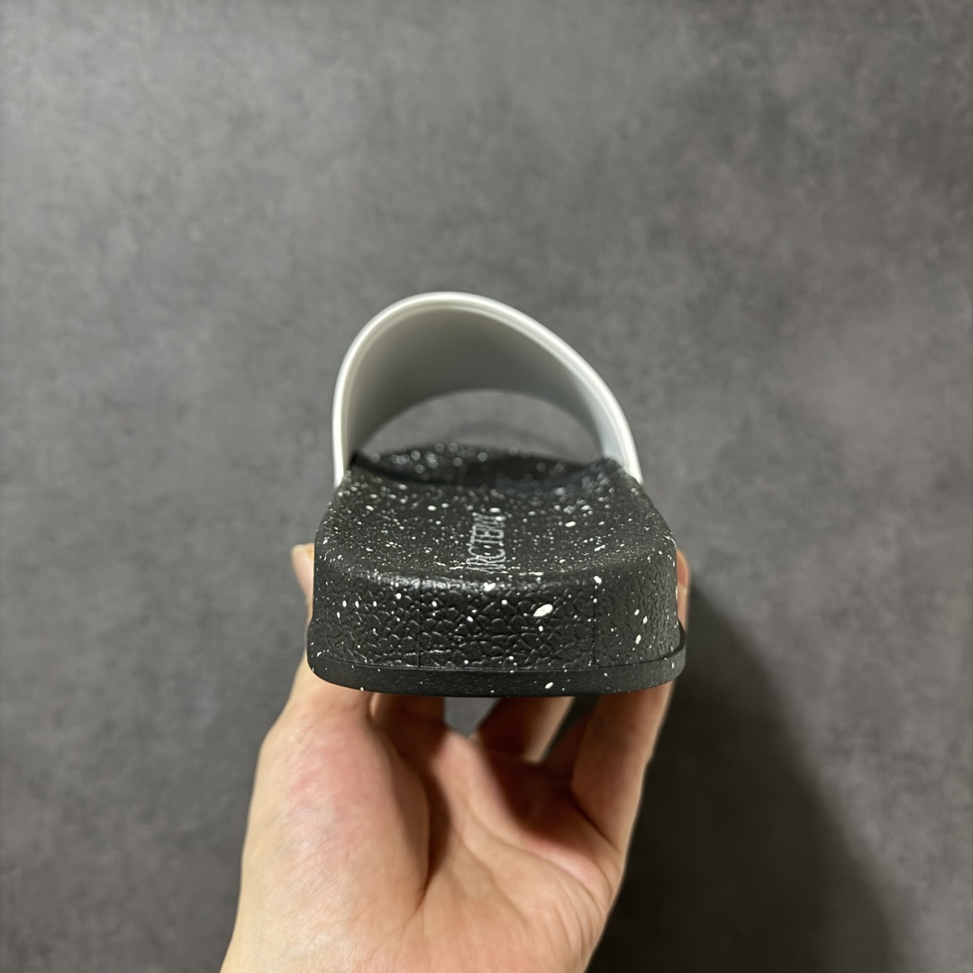 图片[4]-【公司级】Arcteryx Slipper PRO M 始祖鸟一字拖鞋 泼墨街头潮牌沙滩拖鞋 中底设计提供更佳支撑和舒适感受 一片式鞋面搭配加厚衬里 贴合脚面 给予舒适脚感 进口天然橡胶大底 超舒适顶级脚感 纳米纹防滑内底 防滑吸盘鞋底 踩浓浓屎感 秒杀市面一切版本 货号： 0772183363 尺码：36 37 38 39 40 41 42 43 44 45 编码： FJA170180-选品中心