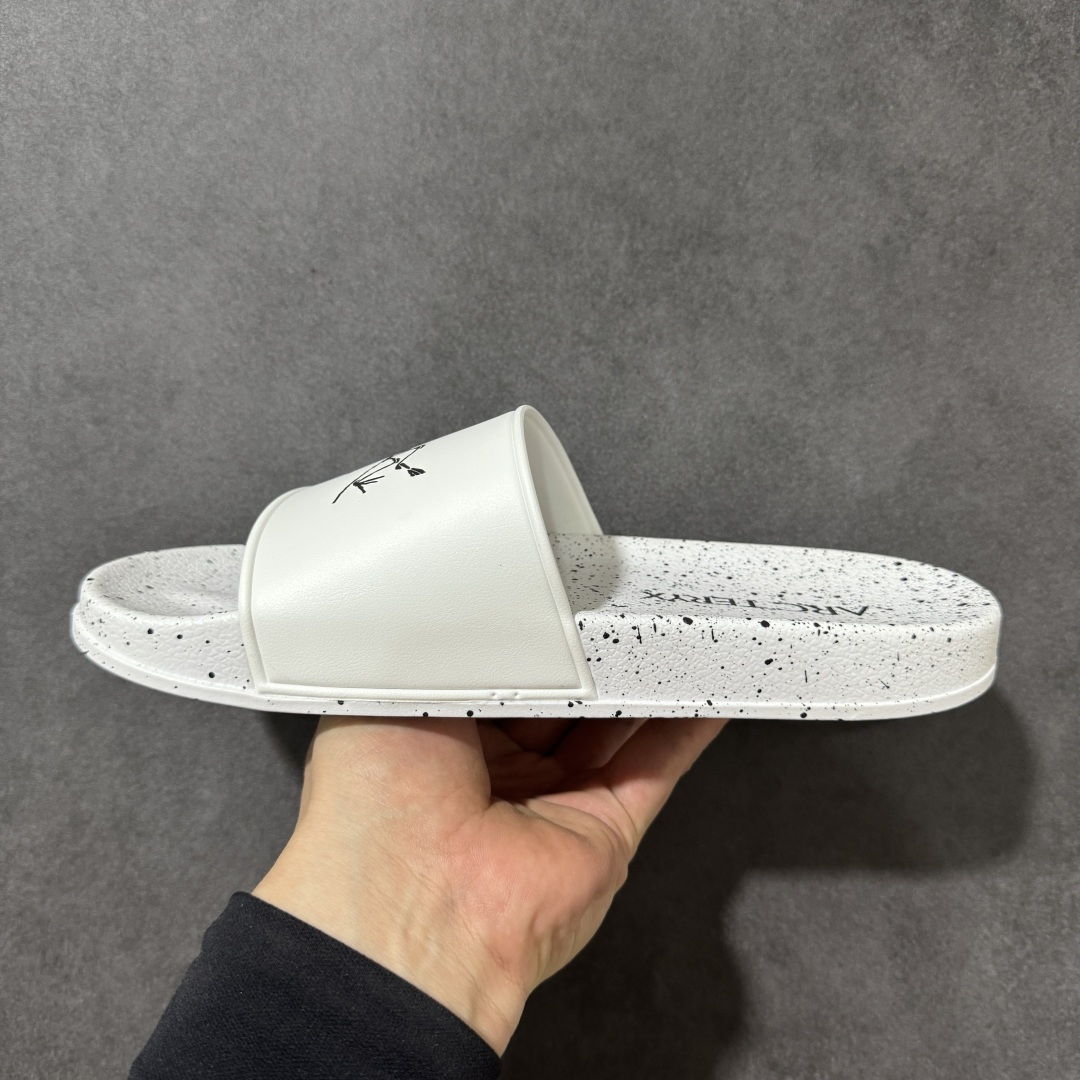 图片[2]-【公司级】Arcteryx Slipper PRO M 始祖鸟一字拖鞋 泼墨街头潮牌沙滩拖鞋 中底设计提供更佳支撑和舒适感受 一片式鞋面搭配加厚衬里 贴合脚面 给予舒适脚感 进口天然橡胶大底 超舒适顶级脚感 纳米纹防滑内底 防滑吸盘鞋底 踩浓浓屎感 秒杀市面一切版本 货号： 0772183363 尺码：36 37 38 39 40 41 42 43 44 45 编码： FJA170180-选品中心