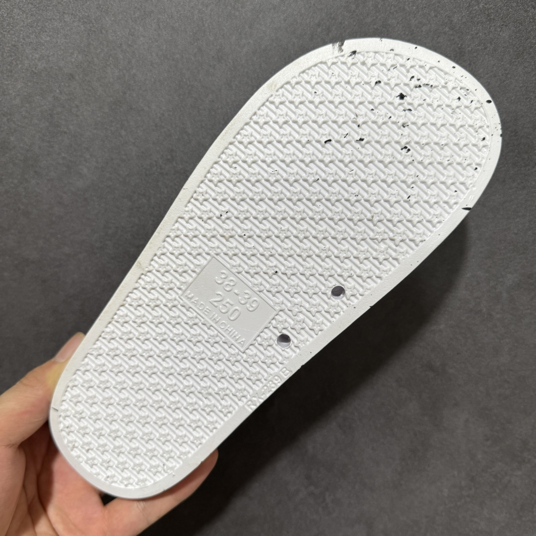 图片[9]-【公司级】Arcteryx Slipper PRO M 始祖鸟一字拖鞋 泼墨街头潮牌沙滩拖鞋 中底设计提供更佳支撑和舒适感受 一片式鞋面搭配加厚衬里 贴合脚面 给予舒适脚感 进口天然橡胶大底 超舒适顶级脚感 纳米纹防滑内底 防滑吸盘鞋底 踩浓浓屎感 秒杀市面一切版本 货号： 0772183363 尺码：36 37 38 39 40 41 42 43 44 45 编码： FJA170180-选品中心