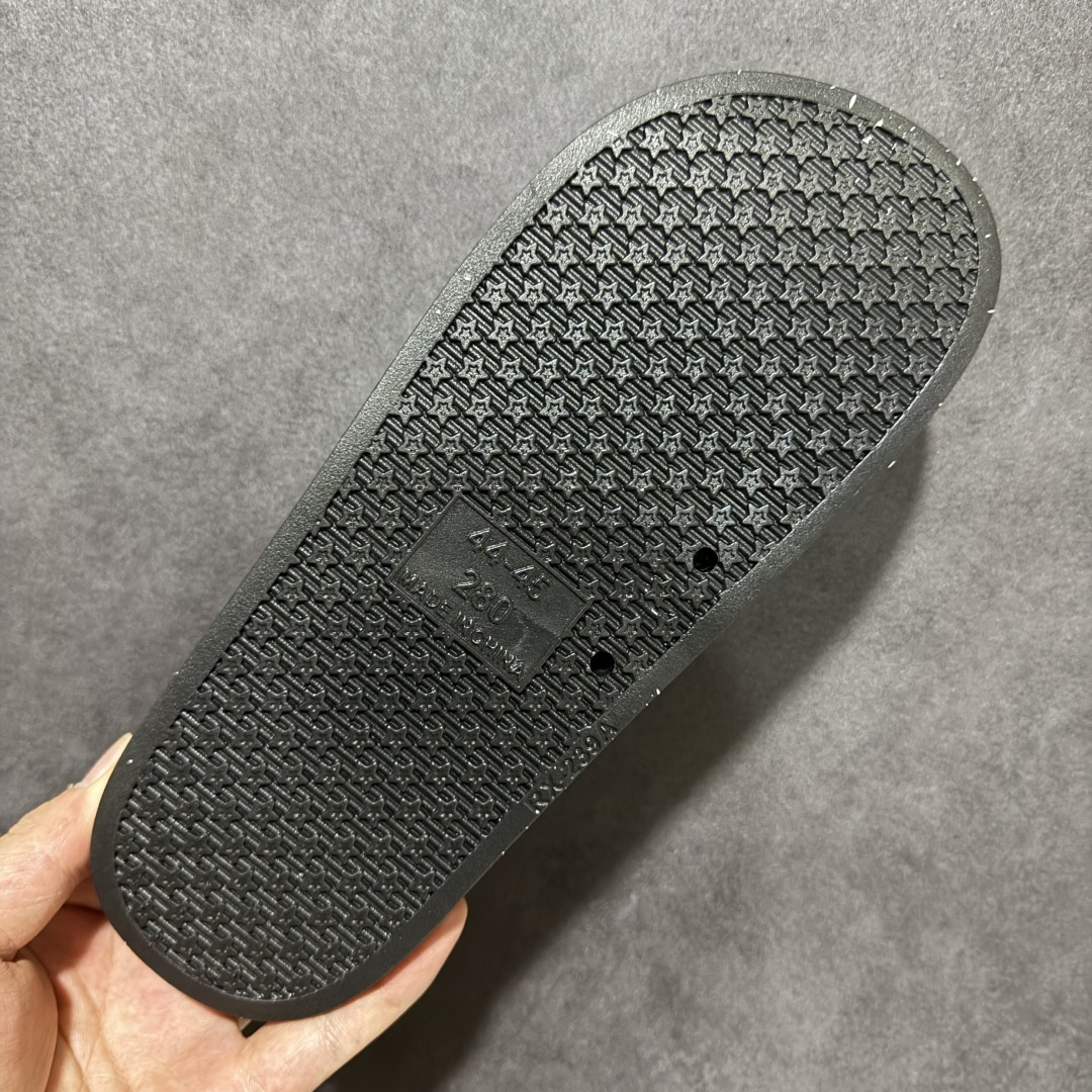 图片[9]-【公司级】Arcteryx Slipper PRO M 始祖鸟一字拖鞋 泼墨街头潮牌沙滩拖鞋 中底设计提供更佳支撑和舒适感受 一片式鞋面搭配加厚衬里 贴合脚面 给予舒适脚感 进口天然橡胶大底 超舒适顶级脚感 纳米纹防滑内底 防滑吸盘鞋底 踩浓浓屎感 秒杀市面一切版本 货号： 0772183363 尺码：36 37 38 39 40 41 42 43 44 45 编码： FJA170180-选品中心