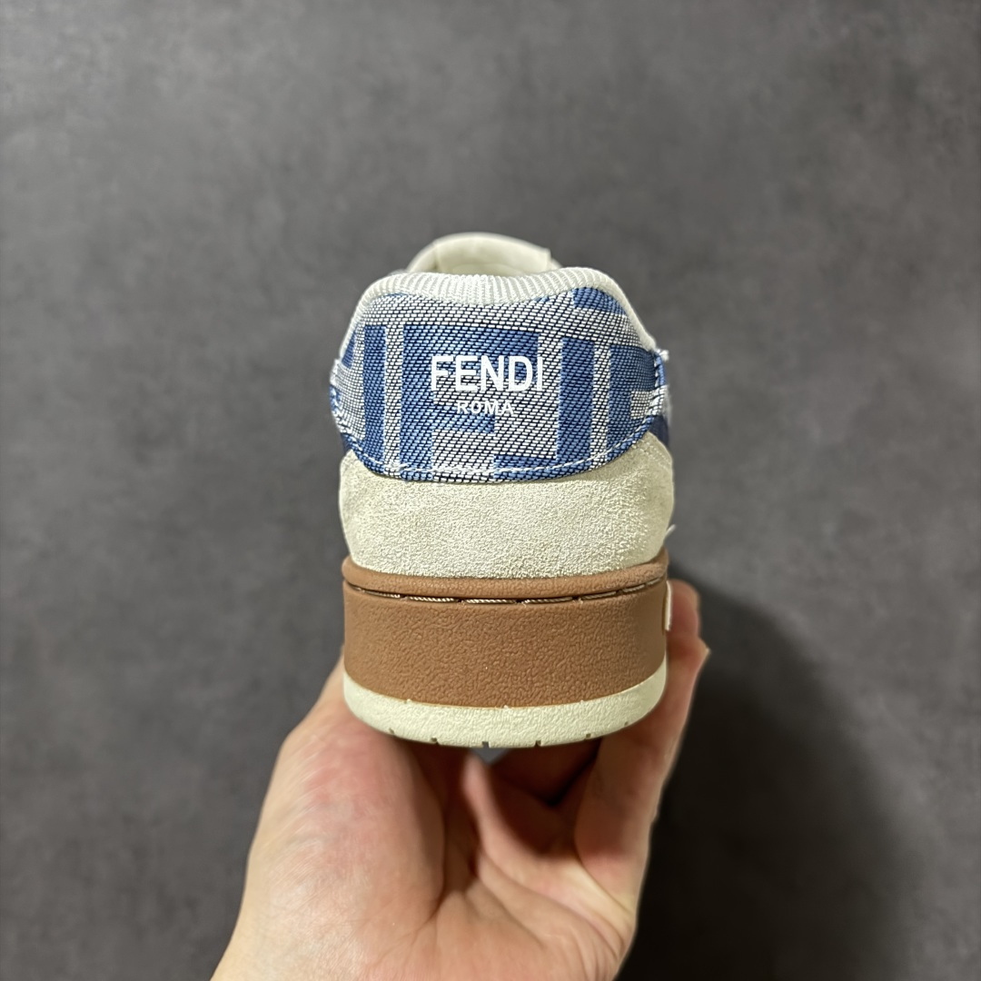 图片[4]-【公司级】FENDI芬迪 Match 皮革 浮雕系带 低帮时尚板鞋 高端性价比-跑量款-高端工艺盒＋原厂同步配件 FENDI Match 鞋身采用超柔软粗纹皮革及绒面皮革材质，圆润边沿配合细腻的走线展现出 FENDI 对于品质的严苛把控。为提升 FENDI Match 整体的完成度，侧身的品牌 Logo 线条更纤细，与鞋身浑然一体，加之专属鞋舌标签让整体的层次感拿捏得十分均衡，上脚观感更是彰显了奢侈品鞋款潮流质感的一面。 货号：7E1493AHH2 F1FHS 尺码：35 36 37 38 39 40 41 42 43 44 45 46-选品中心
