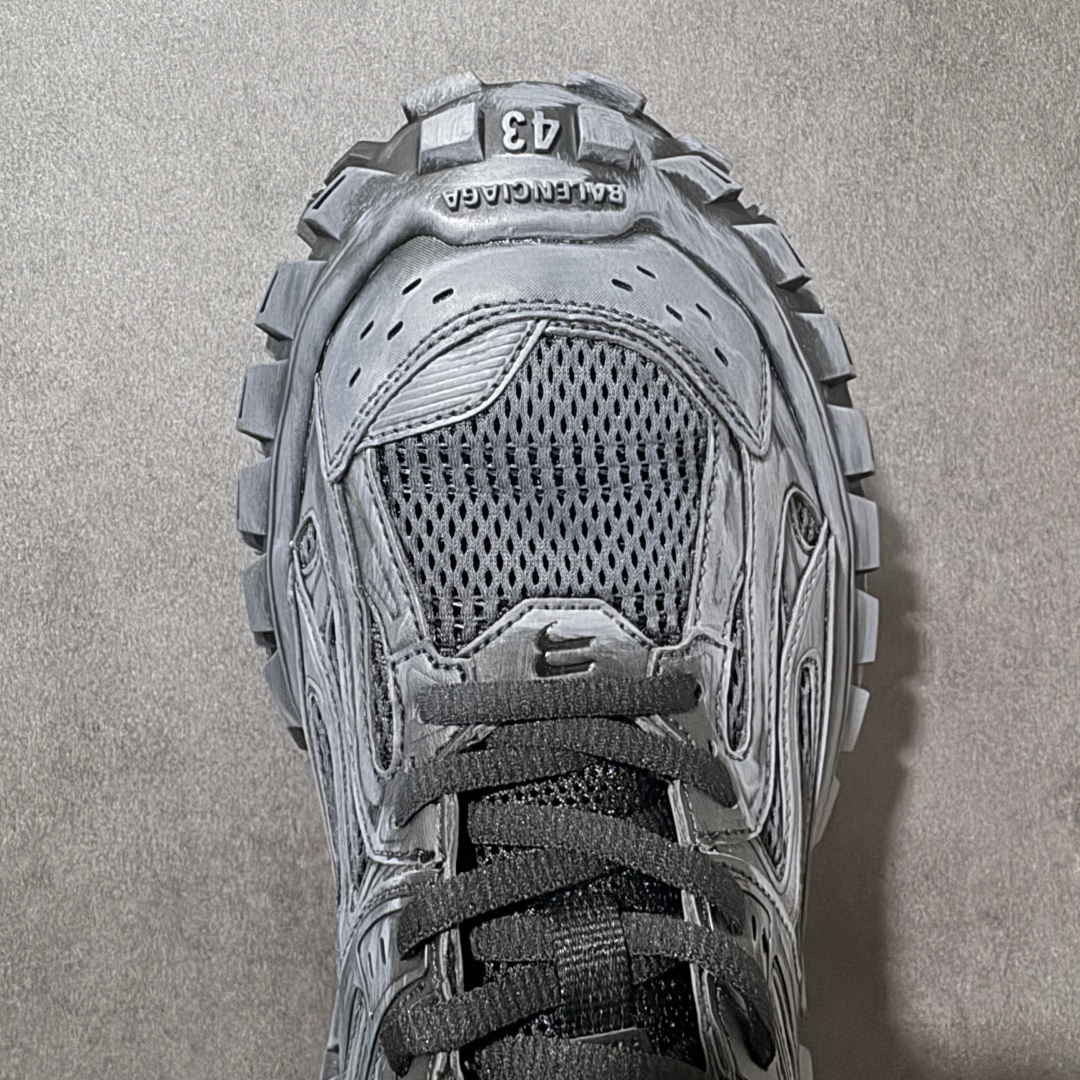 图片[8]-特价【Good纯原福利】巴黎世家 Balenciaga Defender 复古老爹鞋轮胎鞋 原市场5-600的货 顶级大厂出品 份量十足 售前售后保障到底 可退换 工厂白菜价清库存 价格相当给力 强推💪🏻 行业巅峰工艺之作！老牌大厂，品质如何就不多说了！实实在在的福利 注意把握 手慢无 注意代发运费超重‼️ 尺码：35 36 37 38 39 40 41 42 43 44 45 460同步官方 ️偏大1个尺码！-选品中心