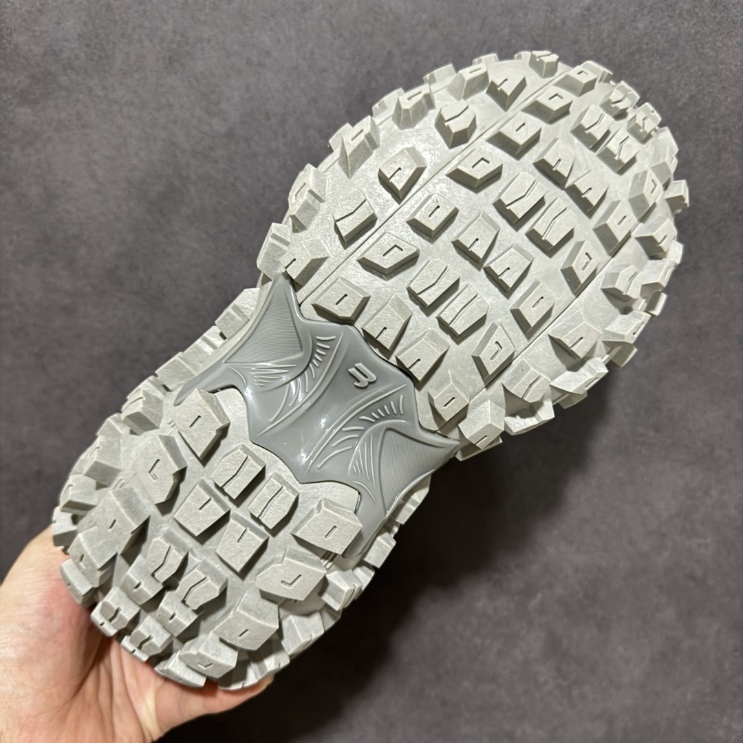 图片[9]-特价【Good纯原福利】巴黎世家 Balenciaga Defender 复古老爹鞋轮胎鞋 原市场5-600的货 顶级大厂出品 份量十足 售前售后保障到底 可退换 工厂白菜价清库存 价格相当给力 强推💪🏻 行业巅峰工艺之作！老牌大厂，品质如何就不多说了！实实在在的福利 注意把握 手慢无 注意代发运费超重‼️ 尺码：35 36 37 38 39 40 41 42 43 44 45 460同步官方 ️偏大1个尺码！-选品中心