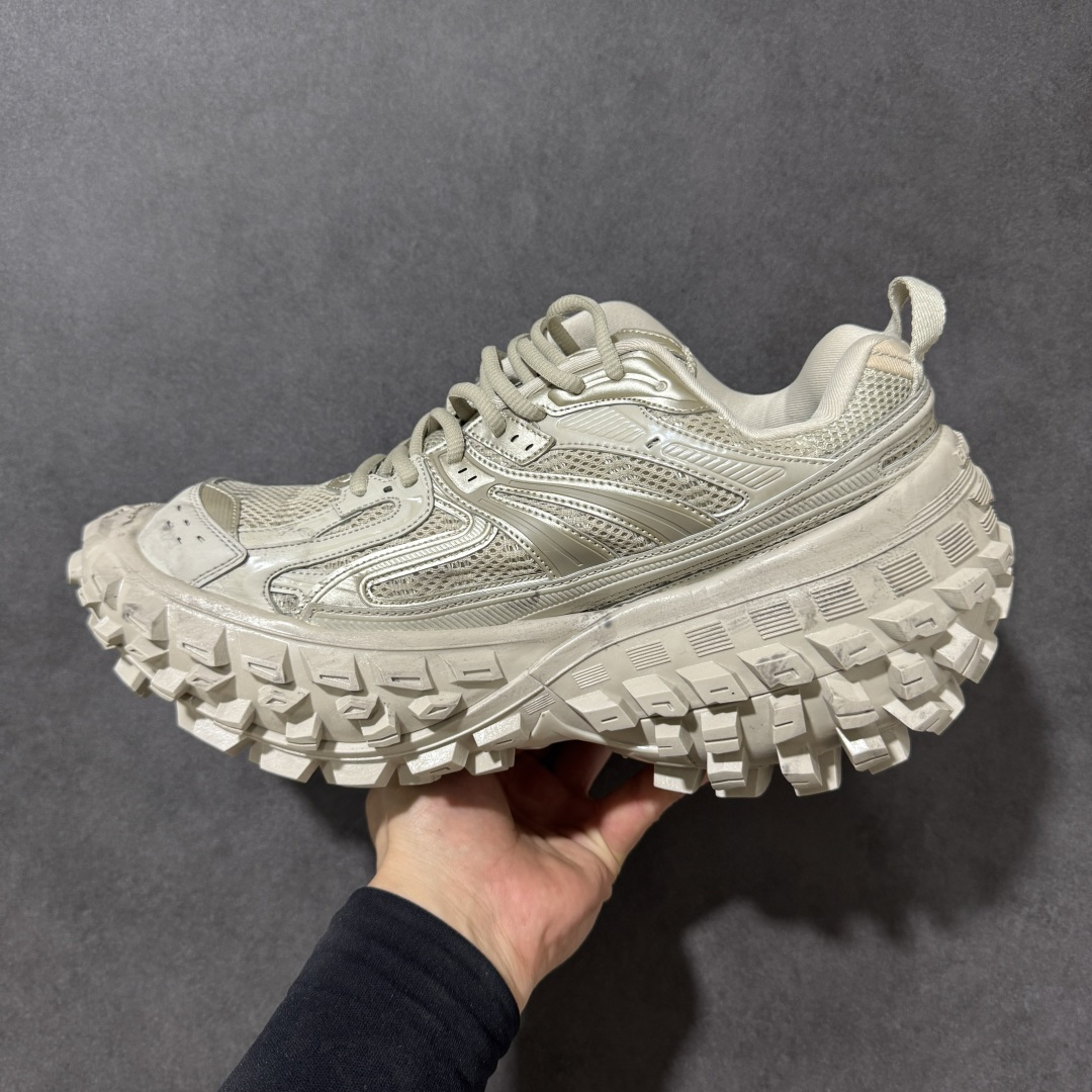 图片[2]-特价【Good纯原福利】巴黎世家 Balenciaga Defender 复古老爹鞋轮胎鞋 原市场5-600的货 顶级大厂出品 份量十足 售前售后保障到底 可退换 工厂白菜价清库存 价格相当给力 强推💪🏻 行业巅峰工艺之作！老牌大厂，品质如何就不多说了！实实在在的福利 注意把握 手慢无 注意代发运费超重‼️ 尺码：35 36 37 38 39 40 41 42 43 44 45 460同步官方 ️偏大1个尺码！-选品中心