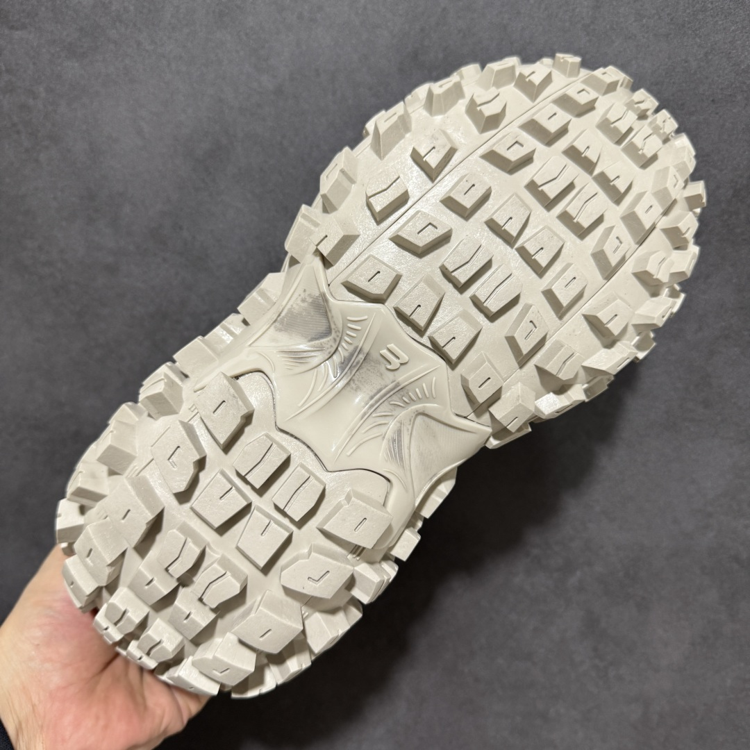 图片[9]-特价【Good纯原福利】巴黎世家 Balenciaga Defender 复古老爹鞋轮胎鞋 原市场5-600的货 顶级大厂出品 份量十足 售前售后保障到底 可退换 工厂白菜价清库存 价格相当给力 强推💪🏻 行业巅峰工艺之作！老牌大厂，品质如何就不多说了！实实在在的福利 注意把握 手慢无 注意代发运费超重‼️ 尺码：35 36 37 38 39 40 41 42 43 44 45 460同步官方 ️偏大1个尺码！-选品中心