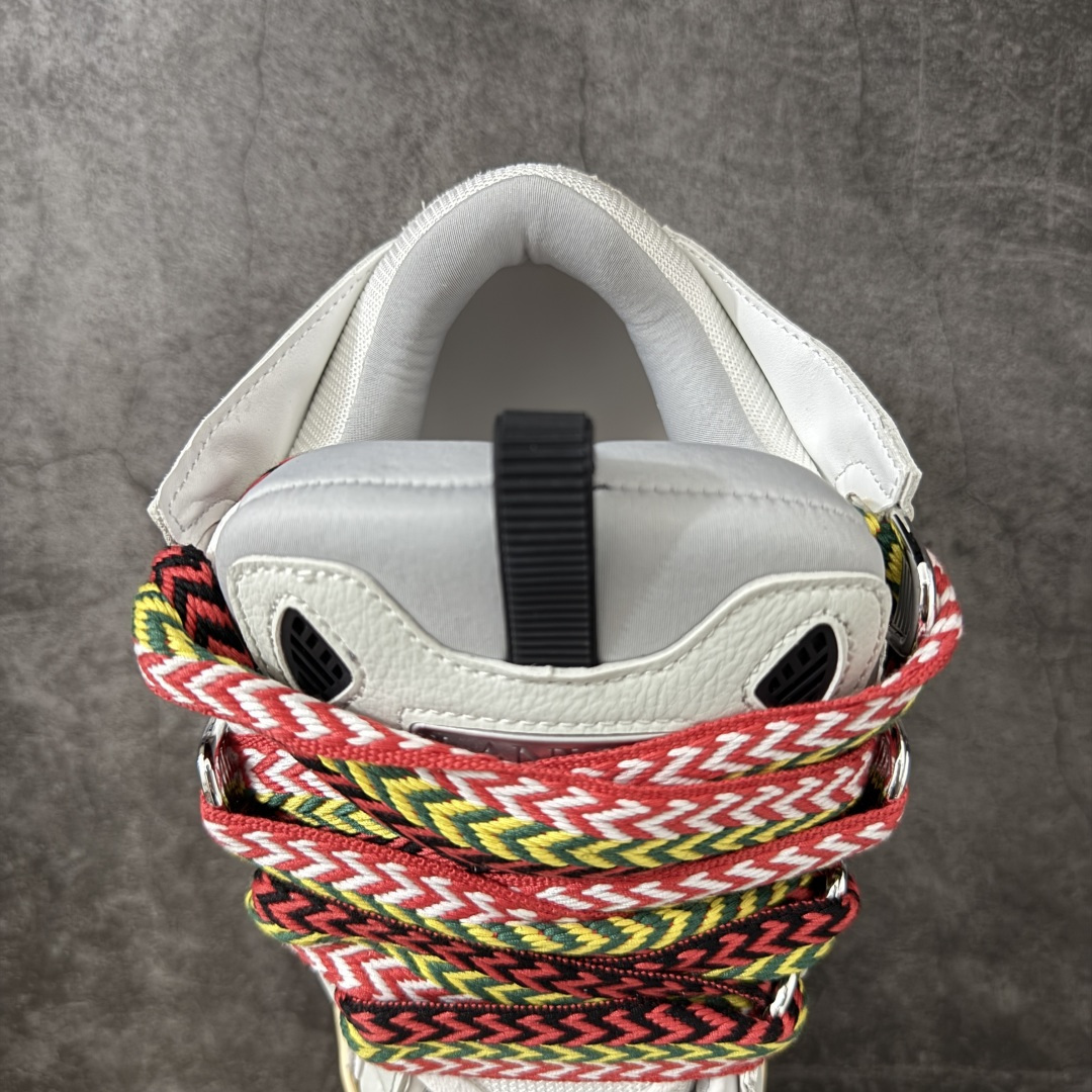 图片[8]-【YH纯原版】 Lanvin Leather Curb Sneakers 浪凡面包鞋 现货 原版1：1开模重工艺制作 面料采用进口牛磨砂➕环保牛反绒➕金钢网织物 内里柔软透气太空棉面料 原版开模双色TPU大底 顶级品质 区别市场流通其他货品 Leather是一款灵感源自90年代的运动鞋 设计自信 尺寸夸张 这款鞋由纳帕小牛皮、翻毛皮和网眼布制成 圆润的外形、加垫的鞋舌和弯曲的金属孔眼使这款精心打造的鞋格外舒适 尺码：36-47-选品中心