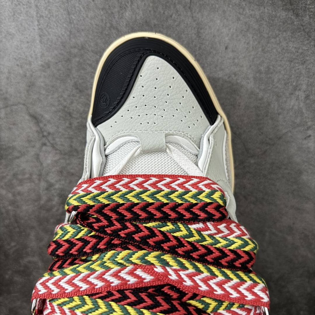 图片[5]-【YH纯原版】 Lanvin Leather Curb Sneakers 浪凡面包鞋 现货 原版1：1开模重工艺制作 面料采用进口牛磨砂➕环保牛反绒➕金钢网织物 内里柔软透气太空棉面料 原版开模双色TPU大底 顶级品质 区别市场流通其他货品 Leather是一款灵感源自90年代的运动鞋 设计自信 尺寸夸张 这款鞋由纳帕小牛皮、翻毛皮和网眼布制成 圆润的外形、加垫的鞋舌和弯曲的金属孔眼使这款精心打造的鞋格外舒适 尺码：36-47-选品中心