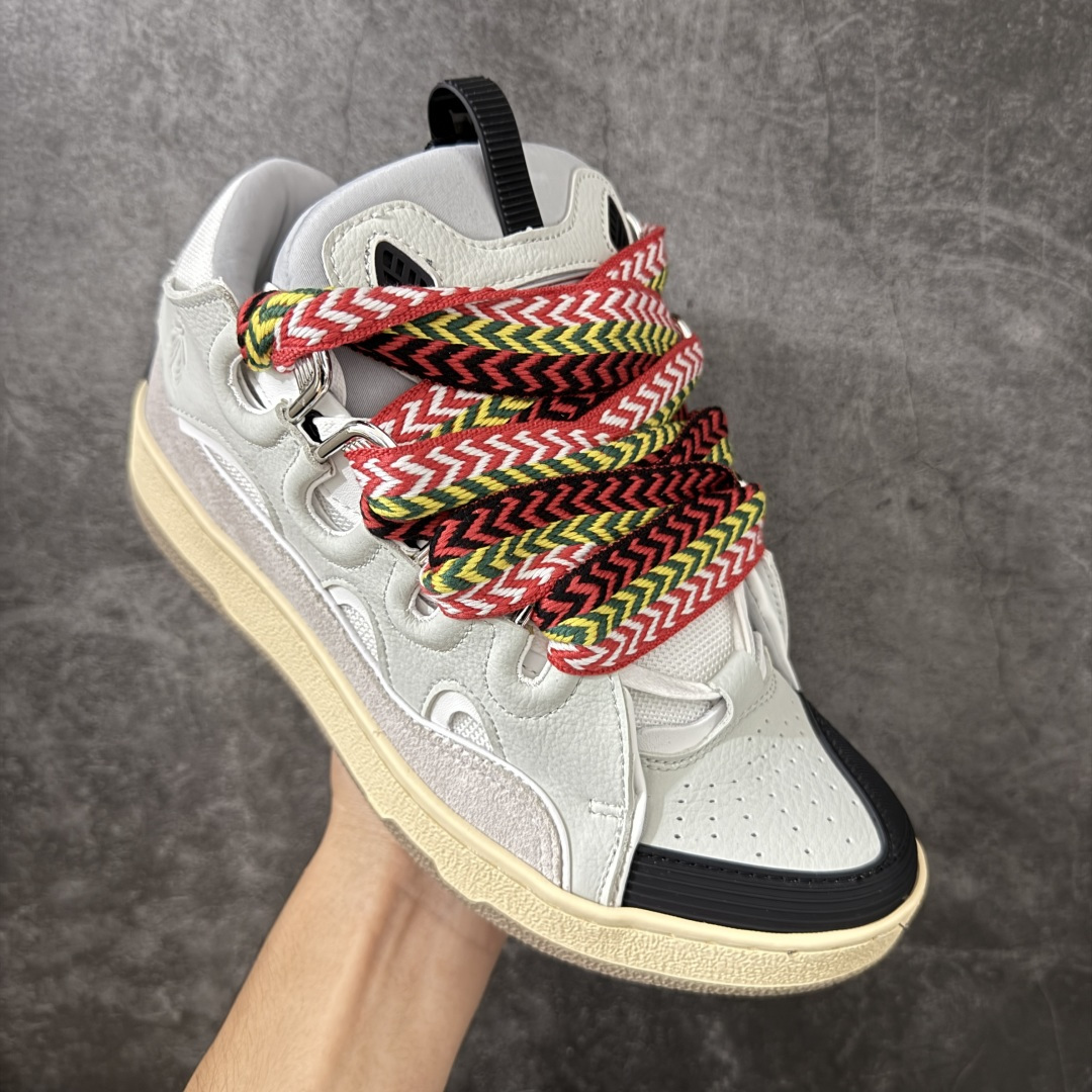 图片[3]-【YH纯原版】 Lanvin Leather Curb Sneakers 浪凡面包鞋 现货 原版1：1开模重工艺制作 面料采用进口牛磨砂➕环保牛反绒➕金钢网织物 内里柔软透气太空棉面料 原版开模双色TPU大底 顶级品质 区别市场流通其他货品 Leather是一款灵感源自90年代的运动鞋 设计自信 尺寸夸张 这款鞋由纳帕小牛皮、翻毛皮和网眼布制成 圆润的外形、加垫的鞋舌和弯曲的金属孔眼使这款精心打造的鞋格外舒适 尺码：36-47-选品中心