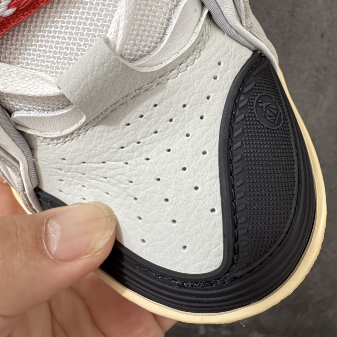 图片[5]-【YH纯原版】 Lanvin Leather Curb Sneakers 浪凡面包鞋 现货 原版1：1开模重工艺制作 面料采用进口牛磨砂➕环保牛反绒➕金钢网织物 内里柔软透气太空棉面料 原版开模双色TPU大底 顶级品质 区别市场流通其他货品 Leather是一款灵感源自90年代的运动鞋 设计自信 尺寸夸张 这款鞋由纳帕小牛皮、翻毛皮和网眼布制成 圆润的外形、加垫的鞋舌和弯曲的金属孔眼使这款精心打造的鞋格外舒适 尺码：36-47-选品中心