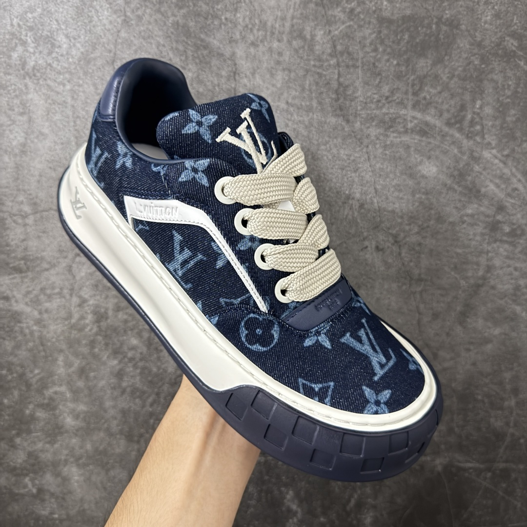 图片[3]-【HS顶级礼盒版】LV 路易威登LOUIS VUITTON Tilted Low Sneakers 倾斜系列低帮复古休闲运动文化百搭板鞋 2026早春款板鞋 饼干鞋 礼盒包装 私模开发大底 正确细节 原鞋原材料1：1打造 完美版型做工 欢迎对比市场任何品质的货品 广东原产 专业LV大厂出品 正确底 大底开发近半年 原楦型开发纸版 全鞋原材料打造 细节 针车 烫金 中底无可挑剔 包装说明书防尘布袋物件(附送官方快递加固牛皮纸外盒!!)# 尺码：39 40 41 42 43 44 45 46-选品中心