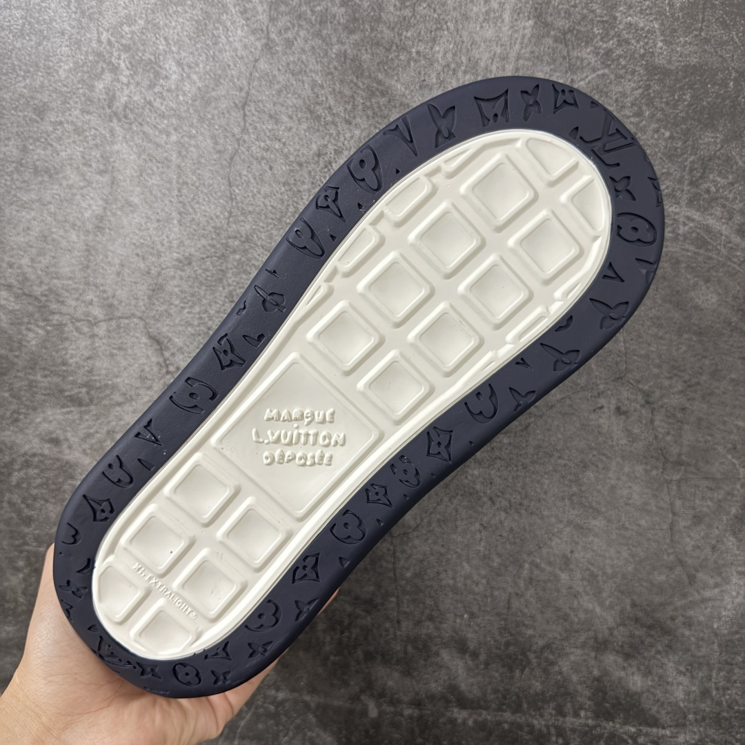 图片[9]-【HS顶级礼盒版】LV 路易威登LOUIS VUITTON Tilted Low Sneakers 倾斜系列低帮复古休闲运动文化百搭板鞋 2026早春款板鞋 饼干鞋 礼盒包装 私模开发大底 正确细节 原鞋原材料1：1打造 完美版型做工 欢迎对比市场任何品质的货品 广东原产 专业LV大厂出品 正确底 大底开发近半年 原楦型开发纸版 全鞋原材料打造 细节 针车 烫金 中底无可挑剔 包装说明书防尘布袋物件(附送官方快递加固牛皮纸外盒!!)# 尺码：39 40 41 42 43 44 45 46-选品中心