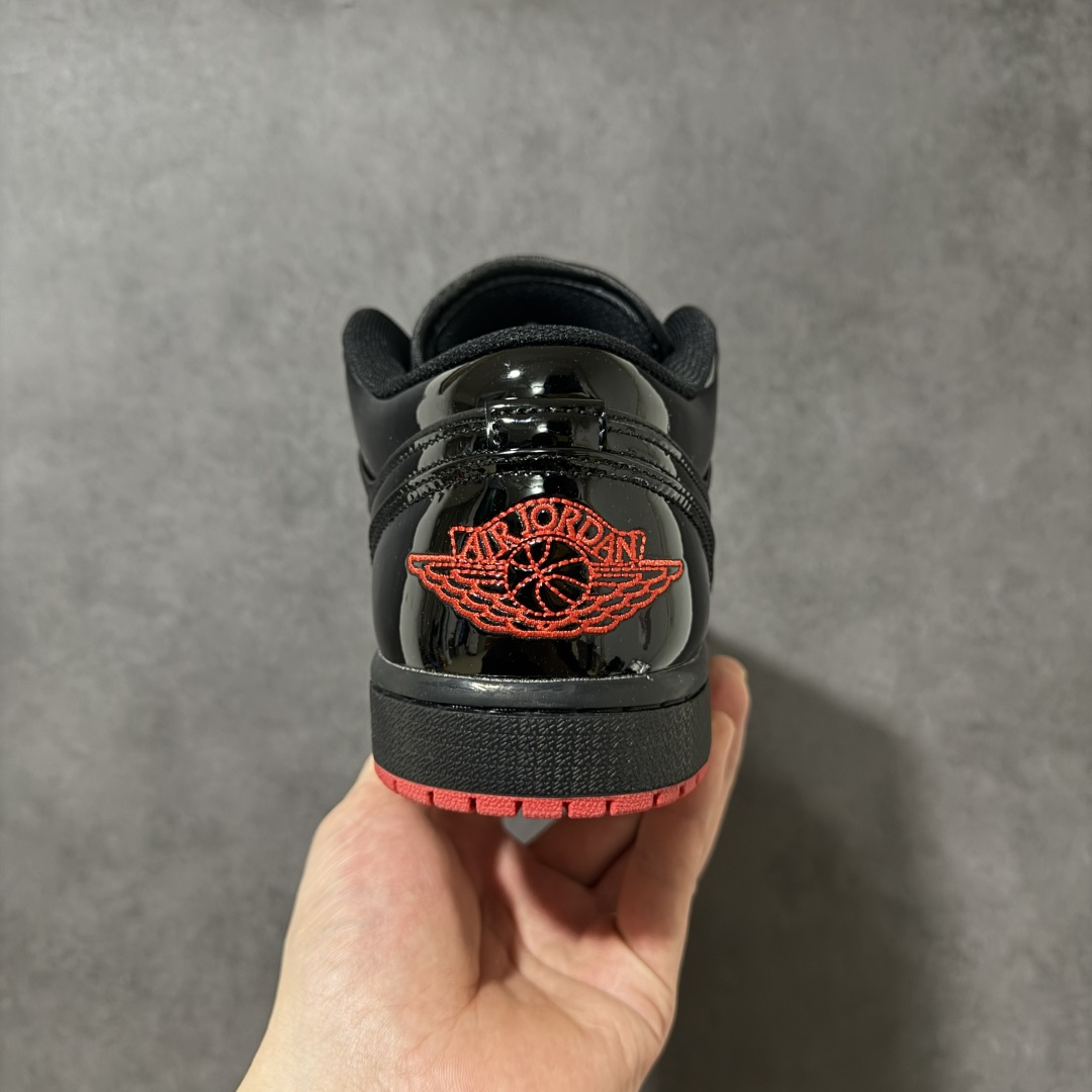 图片[4]-【H11纯原】Nike Air Jordan 1 Low SE AJ1 乔一 舒适贴合 防滑耐磨 低帮 复古篮球鞋 货号：DZ5365-601 尺码：35.5 36 36.5 37.5 38 38.5 39 40 40.5 41 42 42.5 43 44 45 46 47.5 #H11顶级纯原 纯原外贸平台特供订单 #全套原纸板楦头开发 #原厂特供材料配套加持 #确保原汁原味 完美呈现版型 #原档数据独家私模大底 #男女鞋同步官方开发至48.5 #原装进口轻量化鞋垫 #进口港宝加持 后跟自然饱满 还原公司包裹性 #鞋面采用原装数据贴合技术 #全方位贴合包裹脚型 #鞋跟部鞋底牵引设计 #提供强大的抓地性能 #更适应不同实战场地路面-选品中心
