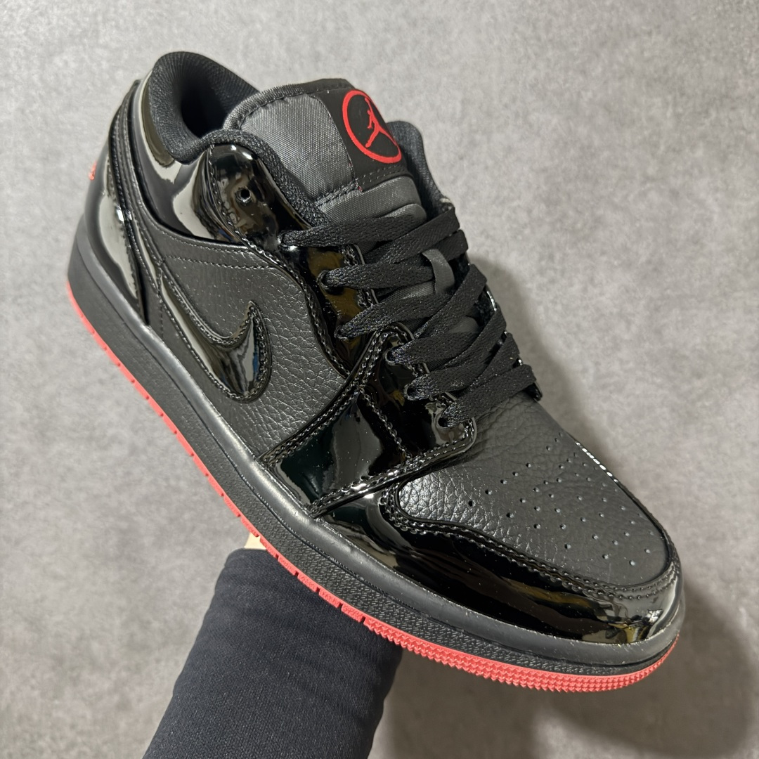 图片[3]-【H11纯原】Nike Air Jordan 1 Low SE AJ1 乔一 舒适贴合 防滑耐磨 低帮 复古篮球鞋 货号：DZ5365-601 尺码：35.5 36 36.5 37.5 38 38.5 39 40 40.5 41 42 42.5 43 44 45 46 47.5 #H11顶级纯原 纯原外贸平台特供订单 #全套原纸板楦头开发 #原厂特供材料配套加持 #确保原汁原味 完美呈现版型 #原档数据独家私模大底 #男女鞋同步官方开发至48.5 #原装进口轻量化鞋垫 #进口港宝加持 后跟自然饱满 还原公司包裹性 #鞋面采用原装数据贴合技术 #全方位贴合包裹脚型 #鞋跟部鞋底牵引设计 #提供强大的抓地性能 #更适应不同实战场地路面-选品中心