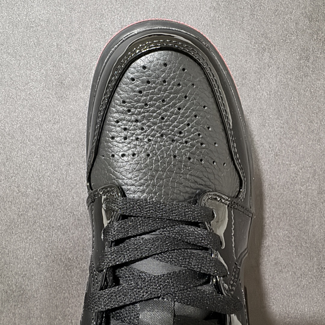 图片[8]-【H11纯原】Nike Air Jordan 1 Low SE AJ1 乔一 舒适贴合 防滑耐磨 低帮 复古篮球鞋 货号：DZ5365-601 尺码：35.5 36 36.5 37.5 38 38.5 39 40 40.5 41 42 42.5 43 44 45 46 47.5 #H11顶级纯原 纯原外贸平台特供订单 #全套原纸板楦头开发 #原厂特供材料配套加持 #确保原汁原味 完美呈现版型 #原档数据独家私模大底 #男女鞋同步官方开发至48.5 #原装进口轻量化鞋垫 #进口港宝加持 后跟自然饱满 还原公司包裹性 #鞋面采用原装数据贴合技术 #全方位贴合包裹脚型 #鞋跟部鞋底牵引设计 #提供强大的抓地性能 #更适应不同实战场地路面-选品中心