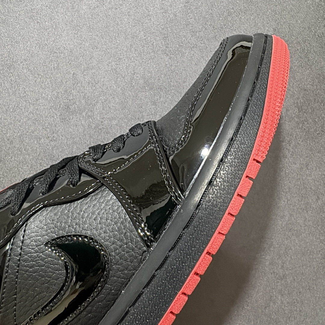 图片[5]-【H11纯原】Nike Air Jordan 1 Low SE AJ1 乔一 舒适贴合 防滑耐磨 低帮 复古篮球鞋 货号：DZ5365-601 尺码：35.5 36 36.5 37.5 38 38.5 39 40 40.5 41 42 42.5 43 44 45 46 47.5 #H11顶级纯原 纯原外贸平台特供订单 #全套原纸板楦头开发 #原厂特供材料配套加持 #确保原汁原味 完美呈现版型 #原档数据独家私模大底 #男女鞋同步官方开发至48.5 #原装进口轻量化鞋垫 #进口港宝加持 后跟自然饱满 还原公司包裹性 #鞋面采用原装数据贴合技术 #全方位贴合包裹脚型 #鞋跟部鞋底牵引设计 #提供强大的抓地性能 #更适应不同实战场地路面-选品中心