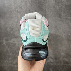 Nike V5 RNR 手工绘制恶作剧涂鸦 复古做旧 解构绑带 舒适百搭防滑耐磨 低帮跑步鞋此款为人工手 Nike V5 RNR 手工绘制恶作剧涂鸦 复古做旧 解构绑带 舒适百搭防滑耐磨 低帮跑步鞋此款为人工手