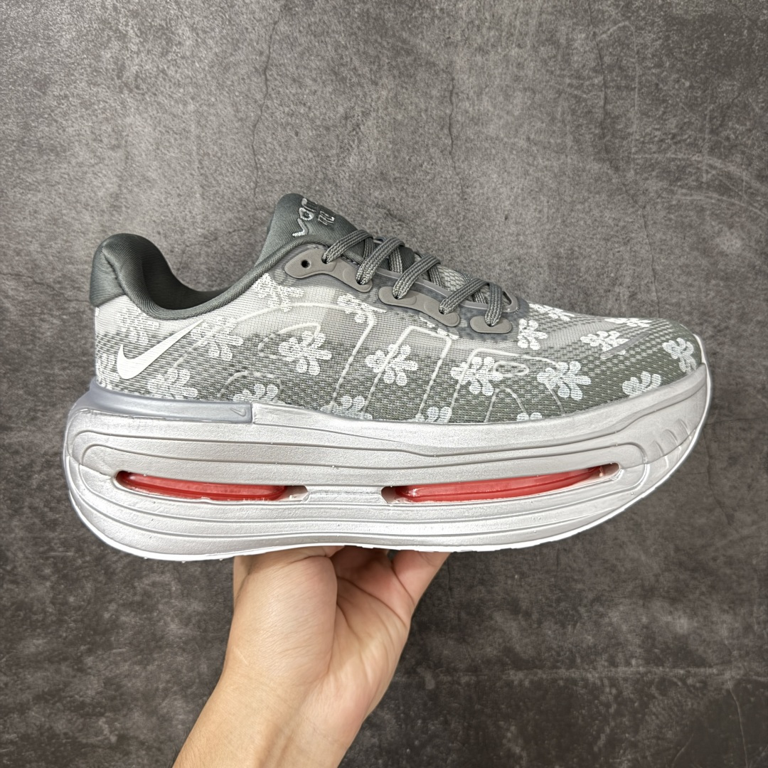 【公司级】Nike Air Zoom Vomero Premium 耐克网面厚底气垫跑鞋 货号：IQ0028-001 尺码：36 36.5 37.5 38 38.5 39 40 40.5 41 42 42.5 43 44 44.5 45 46-选品中心