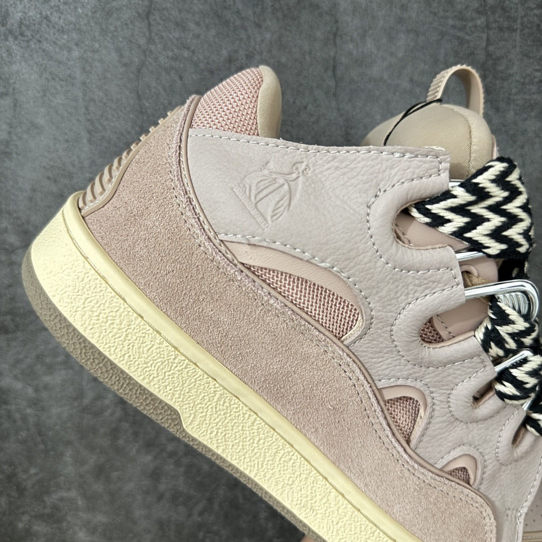 图片[7]-【YH纯原版】 Lanvin Leather Curb Sneakers 浪凡面包鞋 现货 原版1：1开模重工艺制作 面料采用进口牛磨砂➕环保牛反绒➕金钢网织物 内里柔软透气太空棉面料 原版开模双色TPU大底 顶级品质 区别市场流通其他货品 Leather是一款灵感源自90年代的运动鞋 设计自信 尺寸夸张 这款鞋由纳帕小牛皮、翻毛皮和网眼布制成 圆润的外形、加垫的鞋舌和弯曲的金属孔眼使这款精心打造的鞋格外舒适 尺码：36-47-选品中心