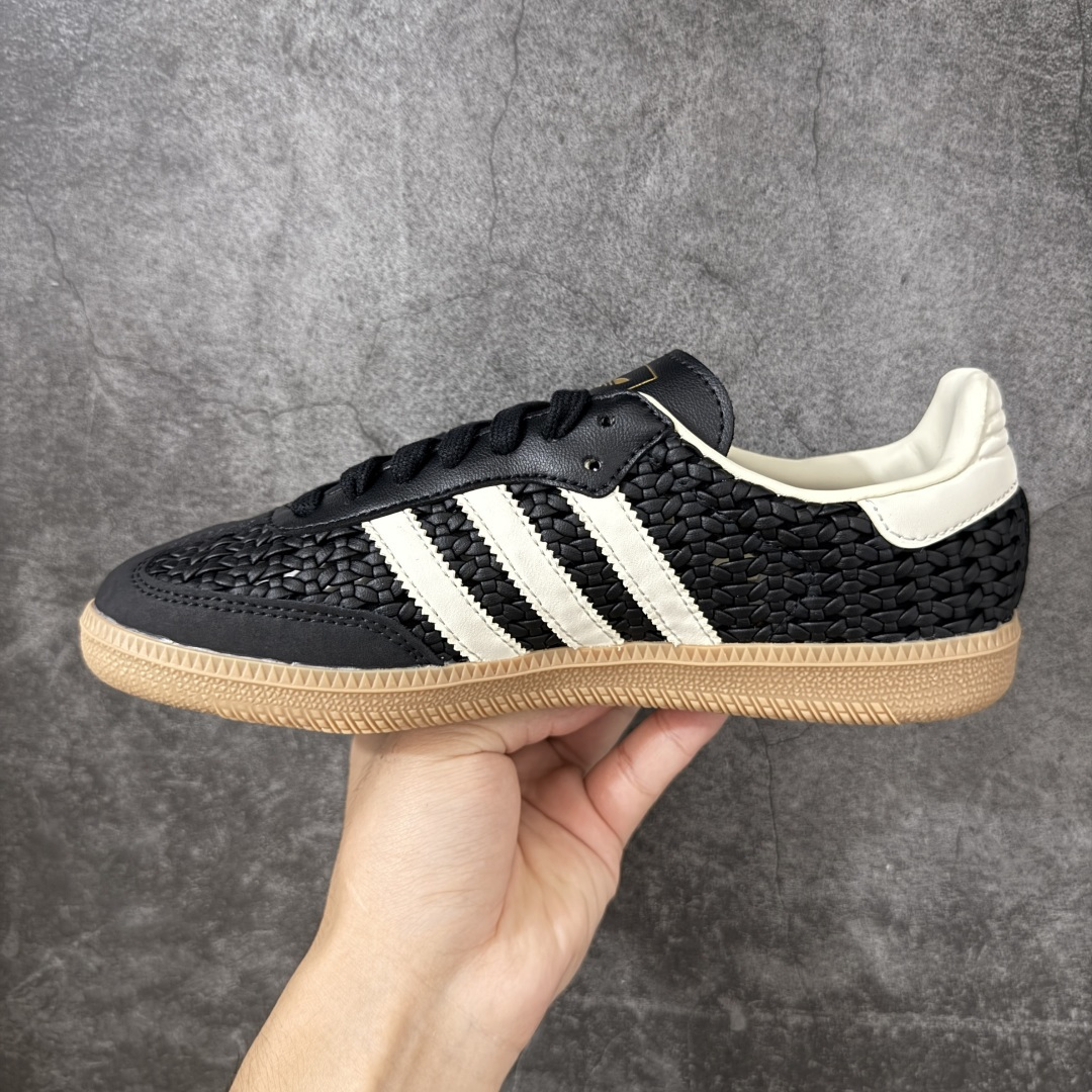 图片[2]-【渠道纯原】adidas originals Samba 贴合舒适 德训鞋 男女同款 黑白色 HQ9282 口碑大厂出品 品控大底版型不断改良更新 全套原纸板楦头开发 确保原汁原味 完美呈现桑巴版型 一比一鞋头弧度高度鞋身弧度 原厂头层皮料 东莞正确编织面 区别通货 细节品控鞋型随意对比 正确烫金高频细节 独家私模橡胶大底 原盒原配 尺码：35.5 36 36.5 37.5 38 38.5 39 40 40.5 41 42 42.5 43 44 44.5 45-选品中心