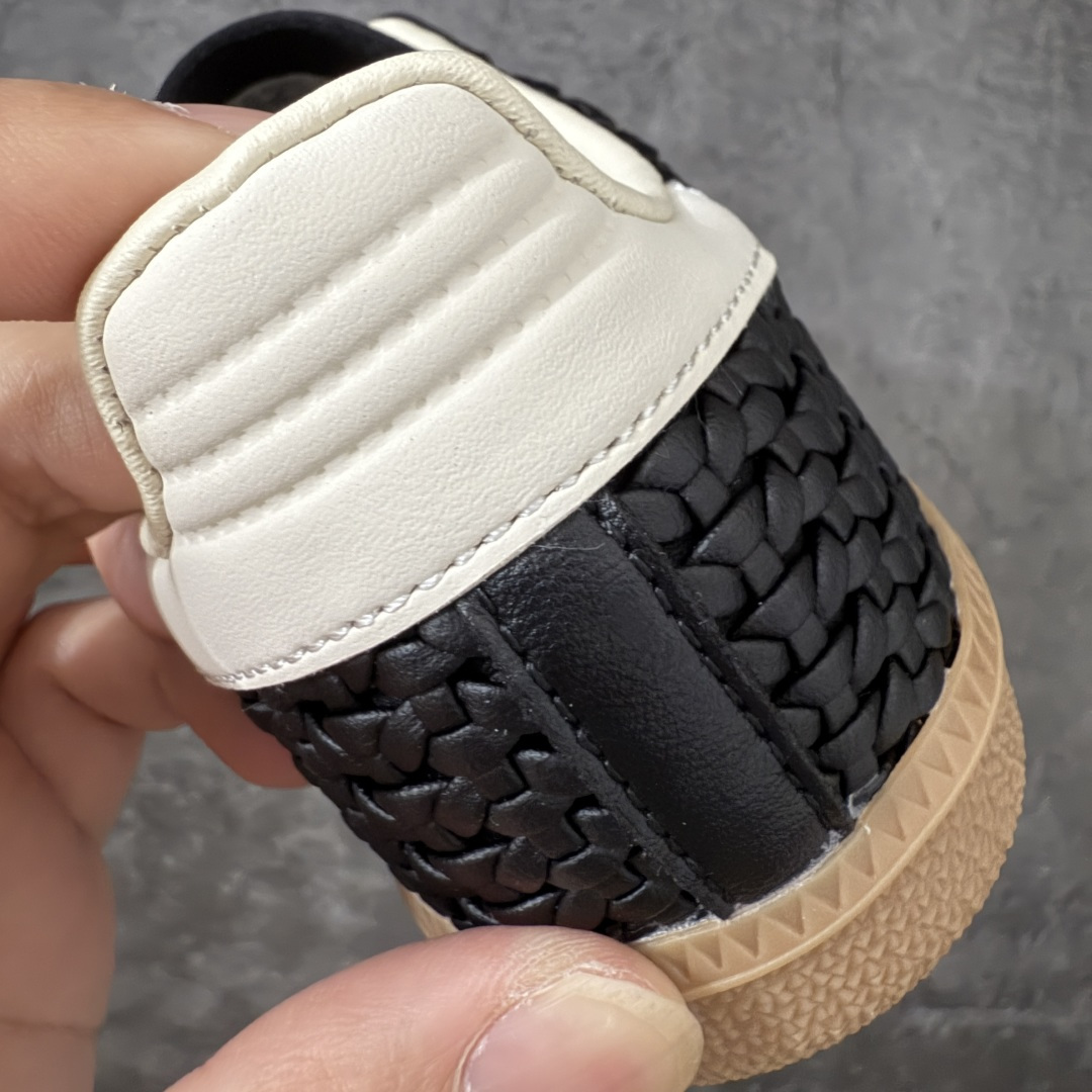 图片[2]-【渠道纯原】adidas originals Samba 贴合舒适 德训鞋 男女同款 黑白色 HQ9282 口碑大厂出品 品控大底版型不断改良更新 全套原纸板楦头开发 确保原汁原味 完美呈现桑巴版型 一比一鞋头弧度高度鞋身弧度 原厂头层皮料 东莞正确编织面 区别通货 细节品控鞋型随意对比 正确烫金高频细节 独家私模橡胶大底 原盒原配 尺码：35.5 36 36.5 37.5 38 38.5 39 40 40.5 41 42 42.5 43 44 44.5 45-选品中心
