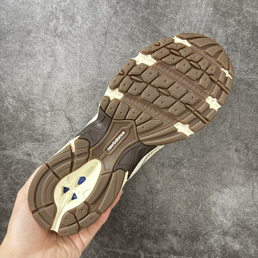 图片[9]-【DT版本】新百伦NB New Balance MR530 米棕色 MR530ASM 全套原楦原纸板原厂数据开发 原厂网纱 原装进口皮料正确卡色 正确中底拉帮中底网布细节 冲裁组合 匠心打造 耗时两个月开发完成 工艺极其复杂难度可想而知 新开独立私模大底 全网唯一正确做旧组合大底 高端零售专供产物 尺码：36 37 37.5 38 38.5 39.5 40 40.5 41.5 42 42.5 43 44 44.5-选品中心