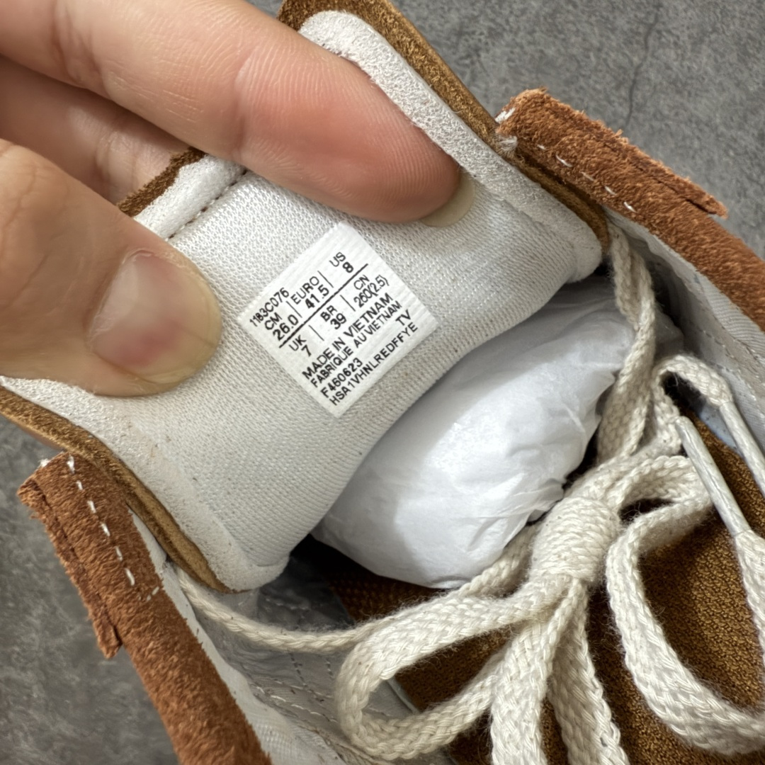 图片[7]-【最强毒版】Onitsuka Tiger Mexico 66 亚瑟士鬼冢虎复古经典板鞋 平台专供 充正版本 保证每个配色都是采购原鞋开发 采用原厂材料 全头层纳帕细纹皮面 质感无敌 全新玻璃刀切割皮料 超高清洁度 纹路、色泽、皮心颜色 质感百分百还原 海外订单工厂出品 超成熟稳定的做工品控 原装全套纸板楦头开发 原汁原味 完美呈现版型 私模正确鞋底咬花纹路 一比一鞋头弧度高度鞋身弧度 绝不口嗨 细节品控鞋型随意秒杀市面 原档咬花纹路私模大底 一个单元有六个三角形 总体形拼接呈现花瓣状 官方四联吊牌 原装Ortholite轻量化鞋垫 原盒原配 质保卡 说明书 钢印防尘纸 纸板中底带钢印 乳胶组合鞋垫带足弓 支持全方位的对比专柜 尺码：35 36 37 37.5 38 39 39.5 40 40.5 41.5 42 42.5 43.5 44 44.5 45-选品中心