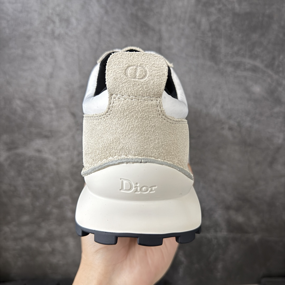 图片[4]-【佛山超A版】Dior 迪奥 Squash 系列低帮厚底休闲运动鞋 代购同渠道品质 高端零售 外贸充正专供 原版购入开发 ZP级全套包装 完美楦型 正确卡色 质感媲美原版 细节与原版一致 请注意区分市面通货材 这款乔纳森·安德森 (Jonathan Anderson) 精心设计的 Dior Squash 运动鞋采用鞋面外翻式缝合结构，展现鲜明的现代风范，既舒适又时尚，彰显 Dior 工坊精湛的鞋履制作工艺。柔软和透气的绒面牛皮革搭配经久耐用的尼龙和轻盈鞋底，舒适百搭的设计可为各式造型提升格调 配送精美包装 ▪️面料： 原版定制进口头层牛皮 ▪️内里：定制进口羊皮网里 ▪️鞋底：原版开模防滑橡胶材质 ▪️底厚：4CM ▪️尺码： 男款39-46-选品中心