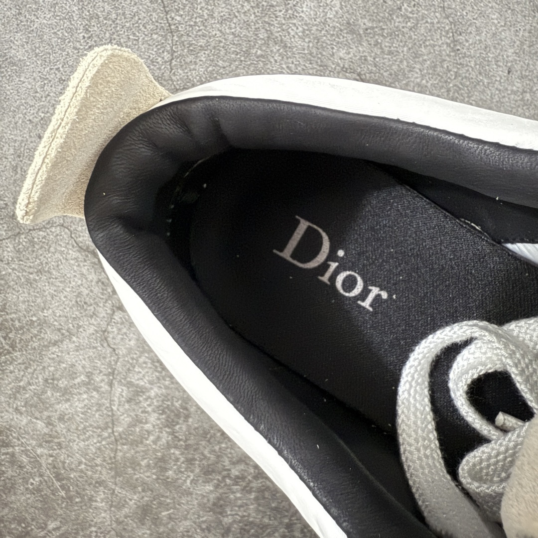 图片[8]-【佛山超A版】Dior 迪奥 Squash 系列低帮厚底休闲运动鞋 代购同渠道品质 高端零售 外贸充正专供 原版购入开发 ZP级全套包装 完美楦型 正确卡色 质感媲美原版 细节与原版一致 请注意区分市面通货材 这款乔纳森·安德森 (Jonathan Anderson) 精心设计的 Dior Squash 运动鞋采用鞋面外翻式缝合结构，展现鲜明的现代风范，既舒适又时尚，彰显 Dior 工坊精湛的鞋履制作工艺。柔软和透气的绒面牛皮革搭配经久耐用的尼龙和轻盈鞋底，舒适百搭的设计可为各式造型提升格调 配送精美包装 ▪️面料： 原版定制进口头层牛皮 ▪️内里：定制进口羊皮网里 ▪️鞋底：原版开模防滑橡胶材质 ▪️底厚：4CM ▪️尺码： 男款39-46-选品中心
