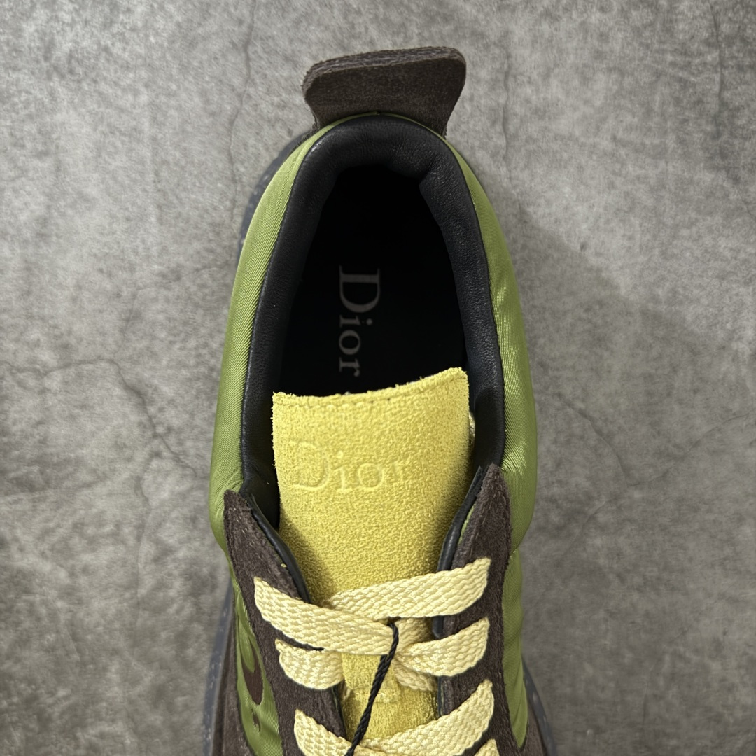 图片[8]-【佛山超A版】Dior 迪奥 Squash 系列低帮厚底休闲运动鞋 代购同渠道品质 高端零售 外贸充正专供 原版购入开发 ZP级全套包装 完美楦型 正确卡色 质感媲美原版 细节与原版一致 请注意区分市面通货材 这款乔纳森·安德森 (Jonathan Anderson) 精心设计的 Dior Squash 运动鞋采用鞋面外翻式缝合结构，展现鲜明的现代风范，既舒适又时尚，彰显 Dior 工坊精湛的鞋履制作工艺。柔软和透气的绒面牛皮革搭配经久耐用的尼龙和轻盈鞋底，舒适百搭的设计可为各式造型提升格调 配送精美包装 ▪️面料： 原版定制进口头层牛皮 ▪️内里：定制进口羊皮网里 ▪️鞋底：原版开模防滑橡胶材质 ▪️底厚：4CM ▪️尺码： 男款39-46-选品中心