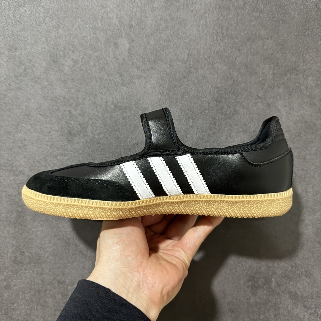 图片[2]-特价【公司级】Adidas Samba Janes阿迪达斯玛丽珍款板鞋懒人一脚蹬运动鞋 Adidas Samba Janes采用皮革材质，Adidas Samba Janes的设计融合了经典与现代元素。它采用了玛丽珍鞋的特色设计，如鞋面上的扣带和环扣装饰，同时保留了Samba鞋的经典三道杠设计和橡胶大底。这款鞋的鞋型修长，中足偏窄，整体贴合感强，适合标准脚型和宽脚型的人群‌ 货号：JH6445 尺码：35 36 36.5 37 38 38.5 39 40 40.5 41 42-选品中心
