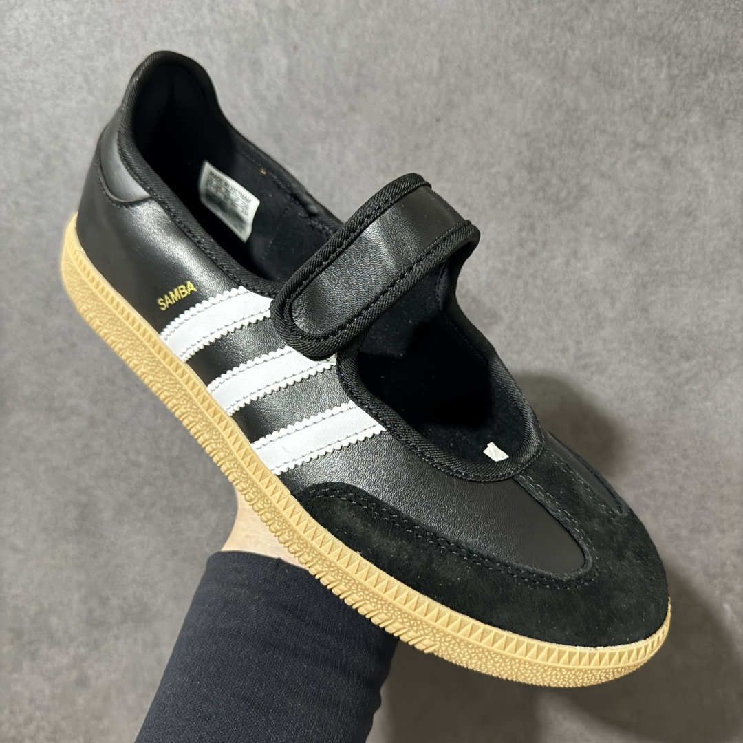 图片[3]-特价【公司级】Adidas Samba Janes阿迪达斯玛丽珍款板鞋懒人一脚蹬运动鞋 Adidas Samba Janes采用皮革材质，Adidas Samba Janes的设计融合了经典与现代元素。它采用了玛丽珍鞋的特色设计，如鞋面上的扣带和环扣装饰，同时保留了Samba鞋的经典三道杠设计和橡胶大底。这款鞋的鞋型修长，中足偏窄，整体贴合感强，适合标准脚型和宽脚型的人群‌ 货号：JH6445 尺码：35 36 36.5 37 38 38.5 39 40 40.5 41 42-选品中心