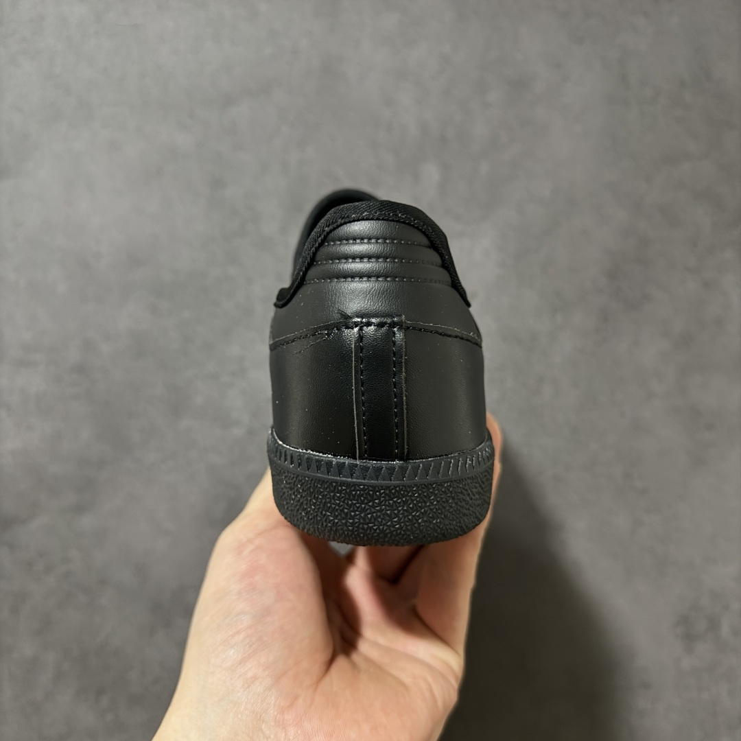 图片[4]-特价【公司级】Adidas Samba Janes阿迪达斯玛丽珍款板鞋懒人一脚蹬运动鞋 Adidas Samba Janes采用皮革材质，Adidas Samba Janes的设计融合了经典与现代元素。它采用了玛丽珍鞋的特色设计，如鞋面上的扣带和环扣装饰，同时保留了Samba鞋的经典三道杠设计和橡胶大底。这款鞋的鞋型修长，中足偏窄，整体贴合感强，适合标准脚型和宽脚型的人群‌ 货号：KZ8175 尺码：35 36 36.5 37 38 38.5 39 40 40.5 41 42-选品中心