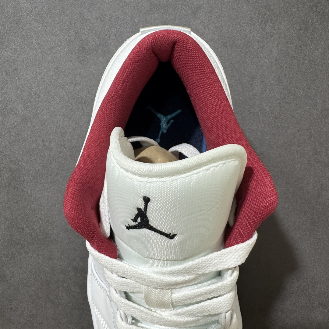 图片[7]-【H11纯原】Nike Air Jordan 1 Low SE AJ1 乔一 舒适贴合 防滑耐磨 低帮 复古篮球鞋 货号：553560-164 尺码：36 36.5 37.5 38 38.5 39 40 40.5 41 42 42.5 43 44 45 46 #H11顶级纯原 纯原外贸平台特供订单 #全套原纸板楦头开发 #原厂特供材料配套加持 #确保原汁原味 完美呈现版型 #原档数据独家私模大底 #男女鞋同步官方开发至48.5 #原装进口轻量化鞋垫 #进口港宝加持 后跟自然饱满 还原公司包裹性 #鞋面采用原装数据贴合技术 #全方位贴合包裹脚型 #鞋跟部鞋底牵引设计 #提供强大的抓地性能 #更适应不同实战场地路面-选品中心