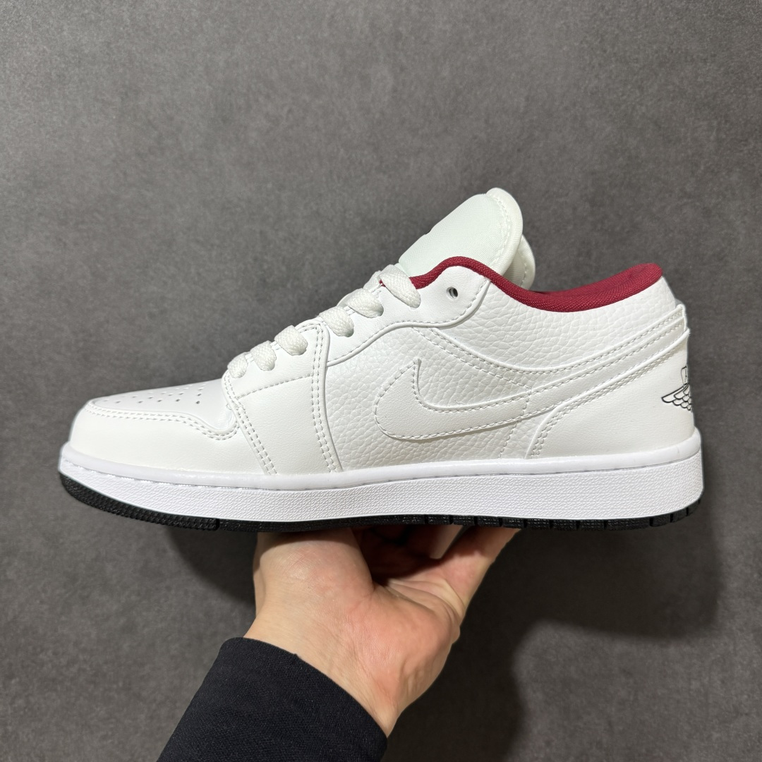 图片[2]-【H11纯原】Nike Air Jordan 1 Low SE AJ1 乔一 舒适贴合 防滑耐磨 低帮 复古篮球鞋 货号：553560-164 尺码：36 36.5 37.5 38 38.5 39 40 40.5 41 42 42.5 43 44 45 46 #H11顶级纯原 纯原外贸平台特供订单 #全套原纸板楦头开发 #原厂特供材料配套加持 #确保原汁原味 完美呈现版型 #原档数据独家私模大底 #男女鞋同步官方开发至48.5 #原装进口轻量化鞋垫 #进口港宝加持 后跟自然饱满 还原公司包裹性 #鞋面采用原装数据贴合技术 #全方位贴合包裹脚型 #鞋跟部鞋底牵引设计 #提供强大的抓地性能 #更适应不同实战场地路面-选品中心