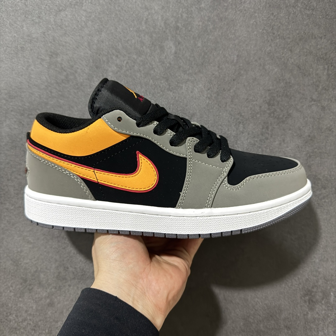 【H11纯原】Nike Air Jordan 1 Low SE AJ1 乔一 舒适贴合 防滑耐磨 低帮 复古篮球鞋 货号：FN7308-008 尺码：36 36.5 37.5 38 38.5 39 40 40.5 41 42 42.5 43 44 45 46 #H11顶级纯原 纯原外贸平台特供订单 #全套原纸板楦头开发 #原厂特供材料配套加持 #确保原汁原味 完美呈现版型 #原档数据独家私模大底 #男女鞋同步官方开发至48.5 #原装进口轻量化鞋垫 #进口港宝加持 后跟自然饱满 还原公司包裹性 #鞋面采用原装数据贴合技术 #全方位贴合包裹脚型 #鞋跟部鞋底牵引设计 #提供强大的抓地性能 #更适应不同实战场地路面-选品中心