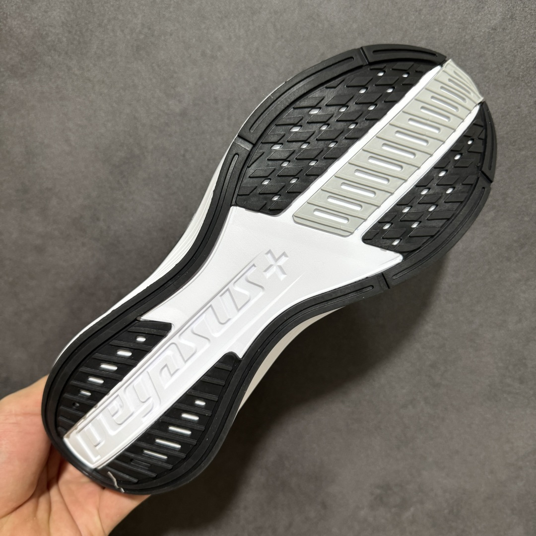 图片[9]-【公司级】Nike Air Zoom Pegasus Plus 耐克飞马加强版系列低帮马拉松休闲运动慢跑鞋 升级原楦原纸版数据开发 采用弹性 Flyknit 飞织鞋面材质 内里嵌入定型海绵 全掌型 ZoomX 泡绵中底 外置防滑耐磨橡胶底片 货号：IM2541-002 尺码：36 36.5 37.5 38 38.5 39 40 40.5 41 42 42.5 43 44 45-选品中心