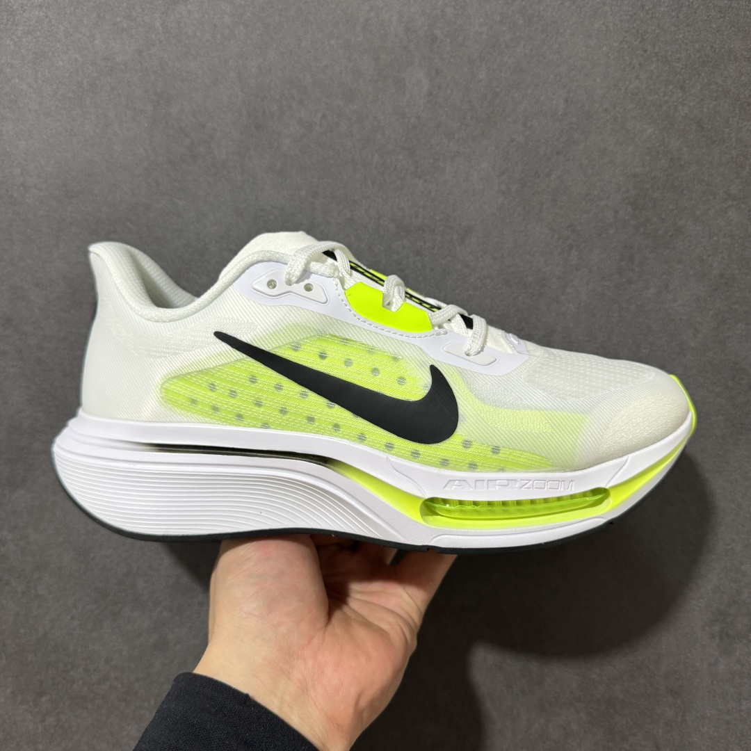 【公司级】Nike Air Zoom Pegasus Plus 耐克飞马加强版系列低帮马拉松休闲运动慢跑鞋 升级原楦原纸版数据开发 采用弹性 Flyknit 飞织鞋面材质 内里嵌入定型海绵 全掌型 ZoomX 泡绵中底 外置防滑耐磨橡胶底片 货号：IM2541-101 尺码：36 36.5 37.5 38 38.5 39 40 40.5 41 42 42.5 43 44 45-选品中心