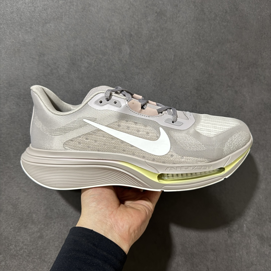 【公司级】Nike Air Zoom Pegasus Plus 耐克飞马加强版系列低帮马拉松休闲运动慢跑鞋 升级原楦原纸版数据开发 采用弹性 Flyknit 飞织鞋面材质 内里嵌入定型海绵 全掌型 ZoomX 泡绵中底 外置防滑耐磨橡胶底片 货号：IM2541-001 尺码：36 36.5 37.5 38 38.5 39 40 40.5 41 42 42.5 43 44 45-选品中心