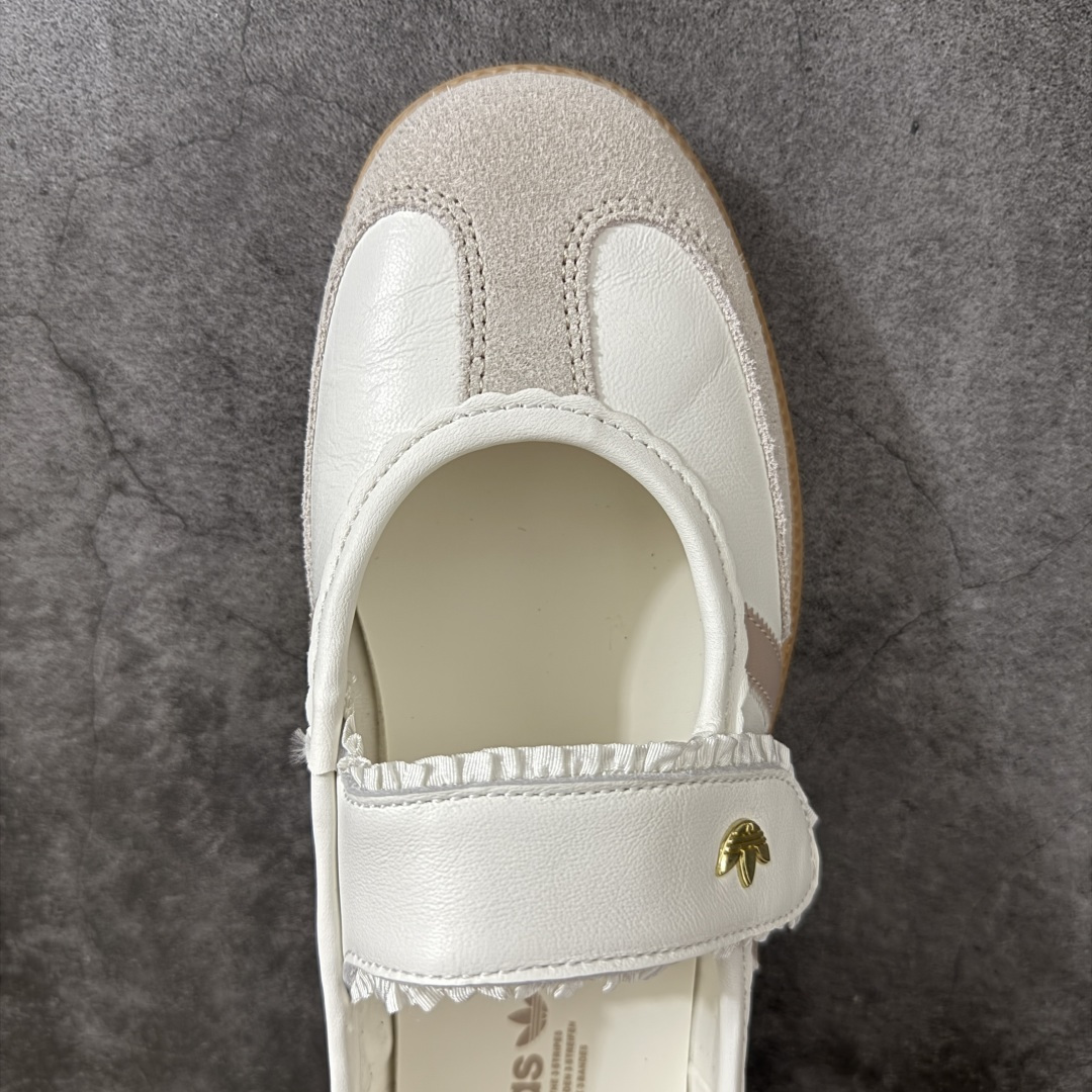 图片[5]-【纯原头层版】Adidas Samba Janes 玛丽珍板鞋懒人一脚蹬 全头层顶级纳帕皮 完美细节做工 Adidas Samba Janes采用皮革材质，Adidas Samba Janes的设计融合了经典与现代元素。它采用了玛丽珍鞋的特色设计，如鞋面上的扣带和环扣装饰，同时保留了Samba鞋的经典三道杠设计和橡胶大底。这款鞋的鞋型修长，中足偏窄，整体贴合感强，适合标准脚型和宽脚型的人群 货号：KH6230 尺码：36-41-选品中心