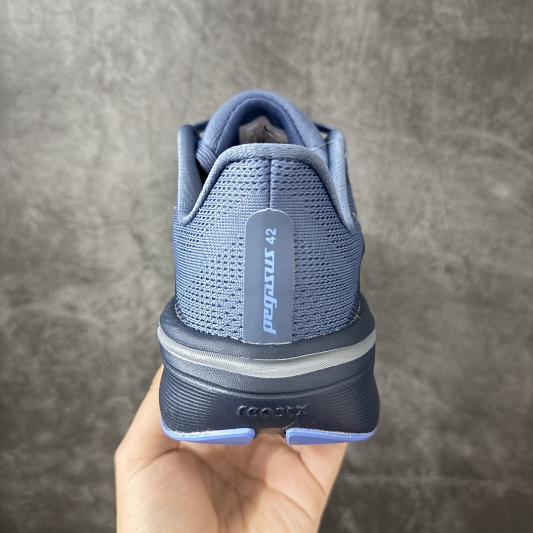 图片[4]-【RS纯原】Nike Air Zoom Pegasus 42 登月42代超级飞马系列马拉松跑步鞋 IB1873-401 平台专供 充正品质 原材料打造 中底搭载前Zoom+全掌React配置 全部原鞋开发打造 所有细节全部同步原版 全新一代拥有 Zoom Air 一如既往的稳定感和流畅感 鞋面采用工程网眼设计 为特定高热区域营造出色透气性 进一步增加鞋面的穿孔数量 让足部能够快速散热 中足搭配 Flywire 飞线 在高速运动时营造舒适稳定的贴合感 内置Zoon气垫加持 动力十足！ 尺码： 39-46-选品中心