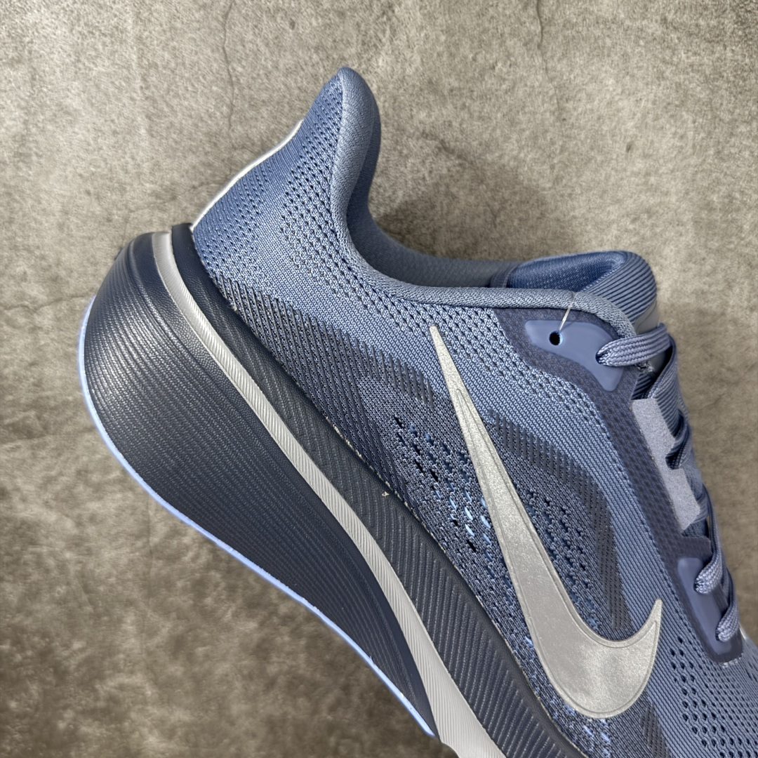 图片[7]-【RS纯原】Nike Air Zoom Pegasus 42 登月42代超级飞马系列马拉松跑步鞋 IB1873-401 平台专供 充正品质 原材料打造 中底搭载前Zoom+全掌React配置 全部原鞋开发打造 所有细节全部同步原版 全新一代拥有 Zoom Air 一如既往的稳定感和流畅感 鞋面采用工程网眼设计 为特定高热区域营造出色透气性 进一步增加鞋面的穿孔数量 让足部能够快速散热 中足搭配 Flywire 飞线 在高速运动时营造舒适稳定的贴合感 内置Zoon气垫加持 动力十足！ 尺码： 39-46-选品中心